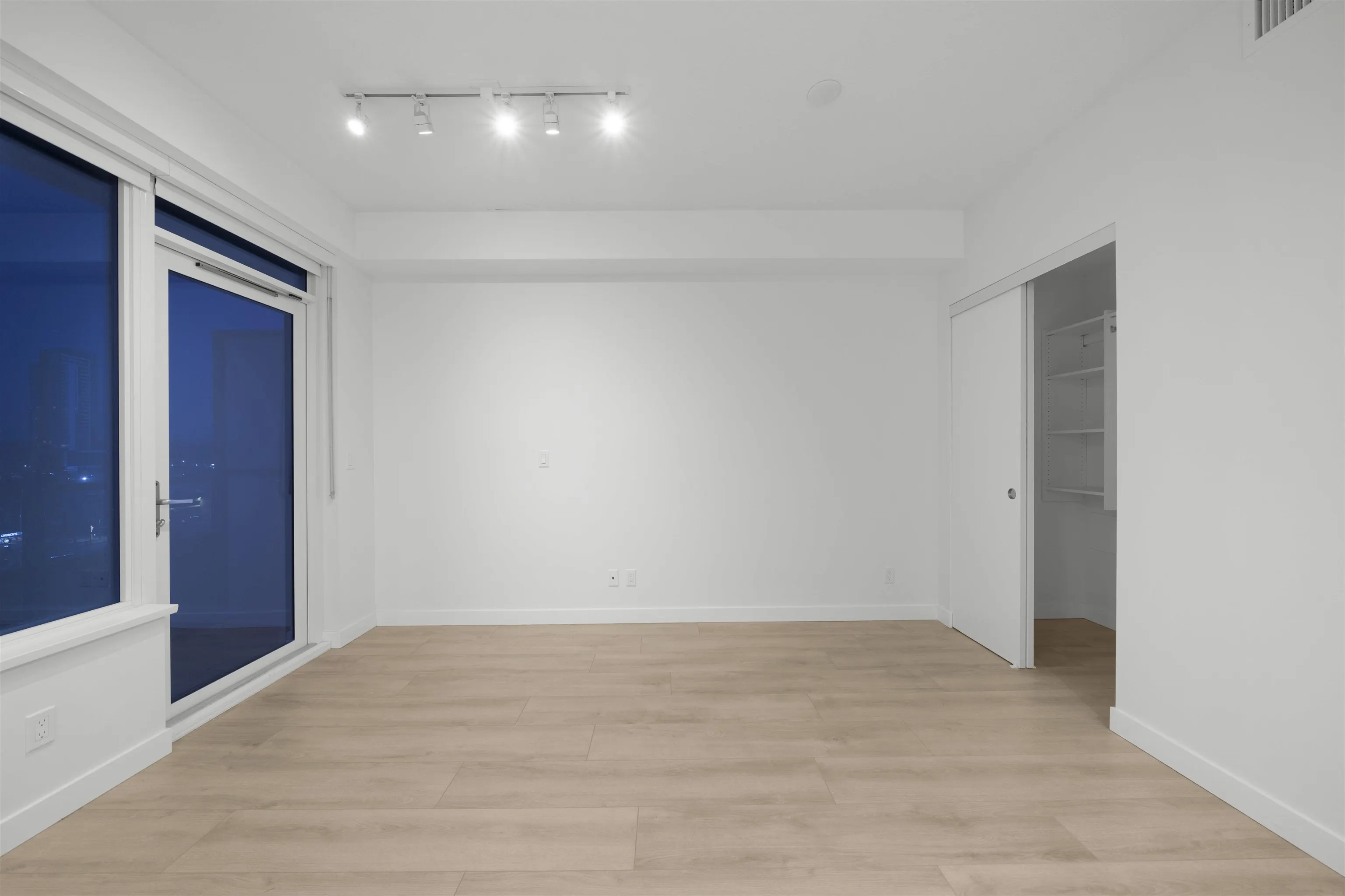 1014 10626 City Parkway