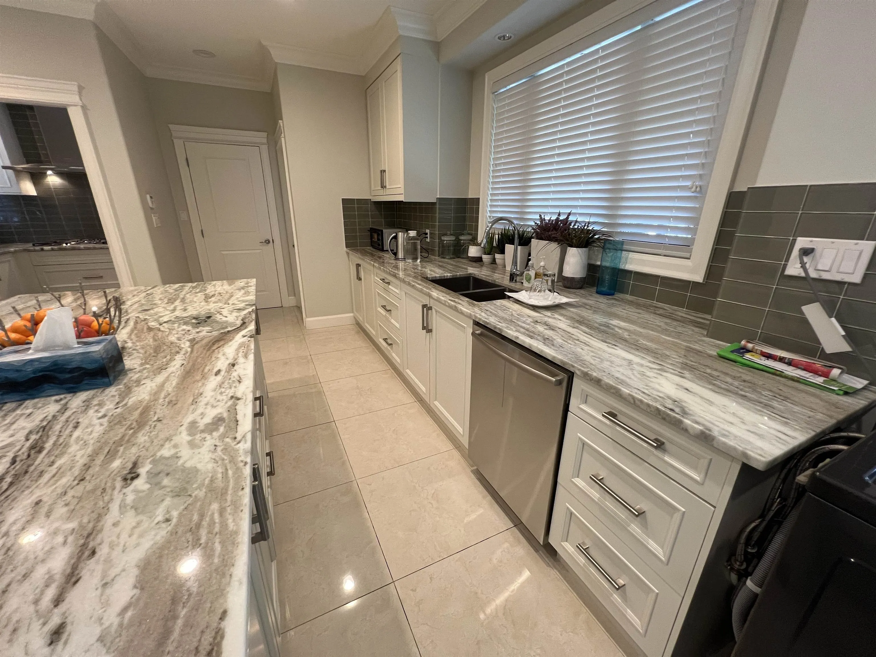 Main 71xx Angus Drive