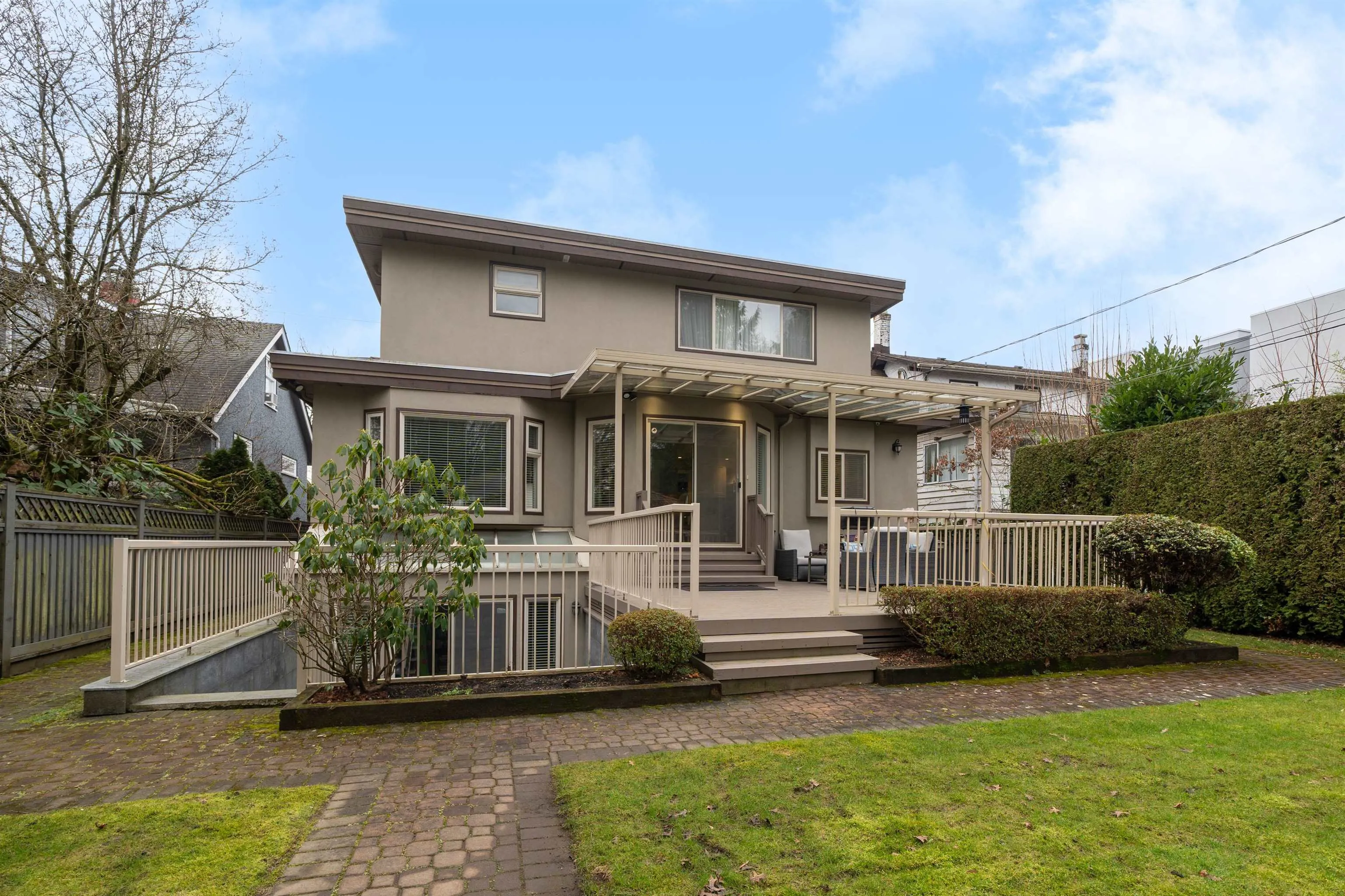 5566 Trafalgar Street