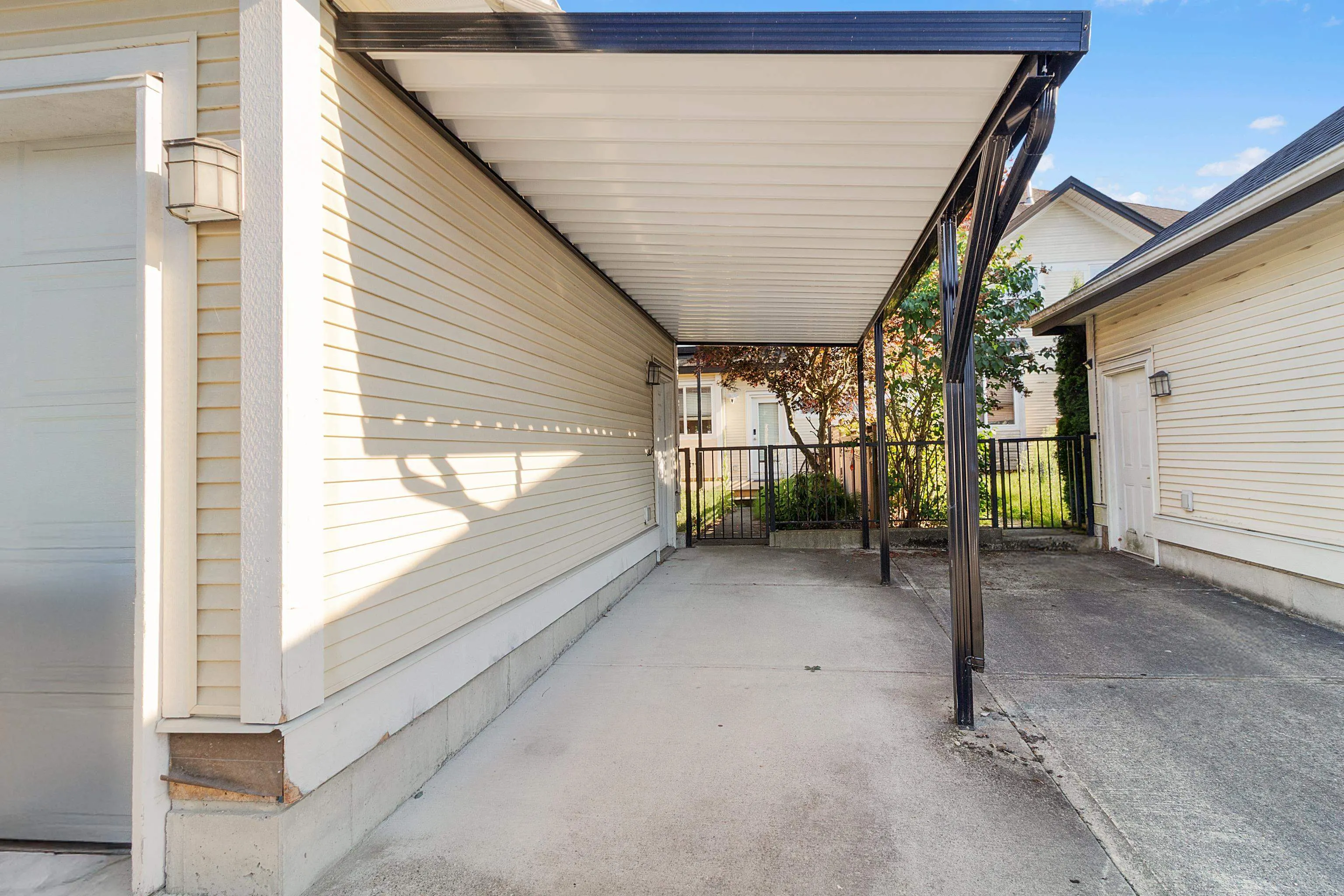 18043 70 Avenue