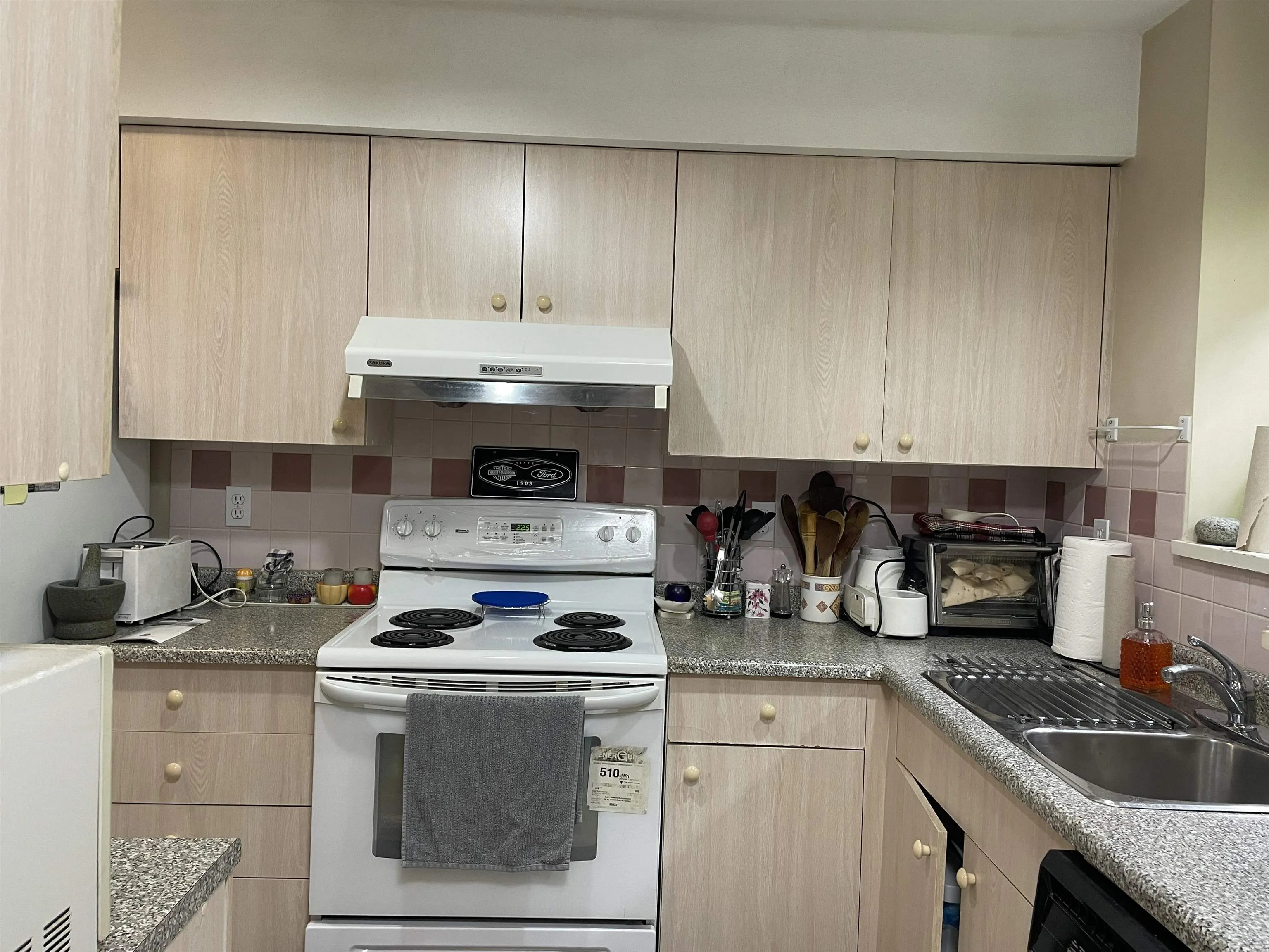 10x 3683 Wellington Avenue
