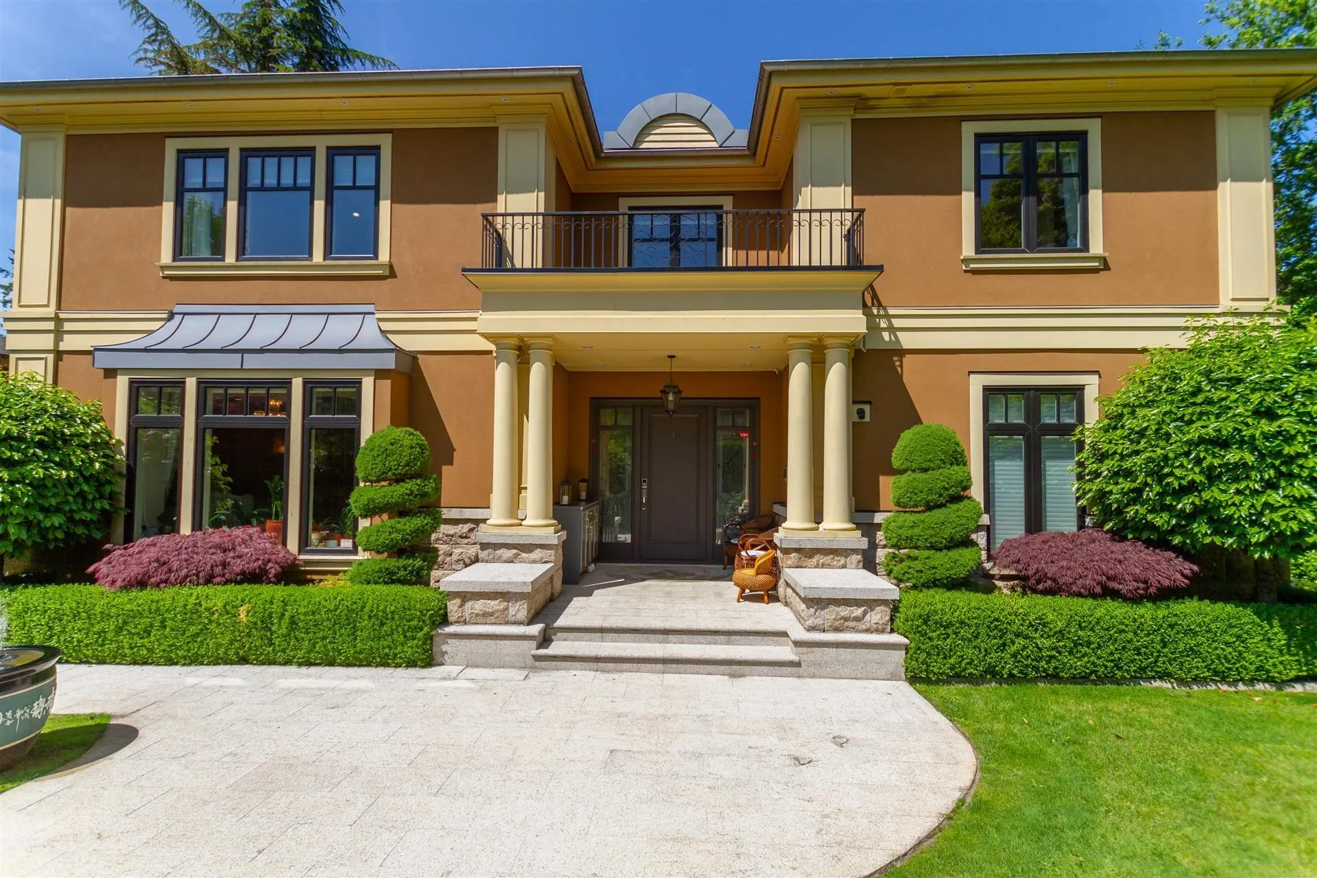 4239 Pine Crescent