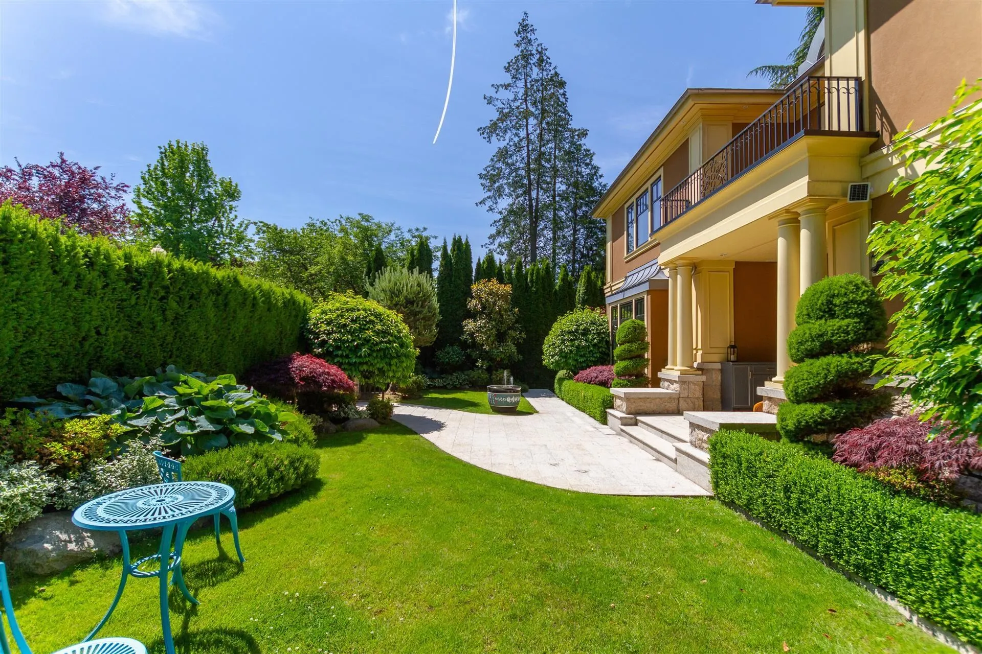 4239 Pine Crescent