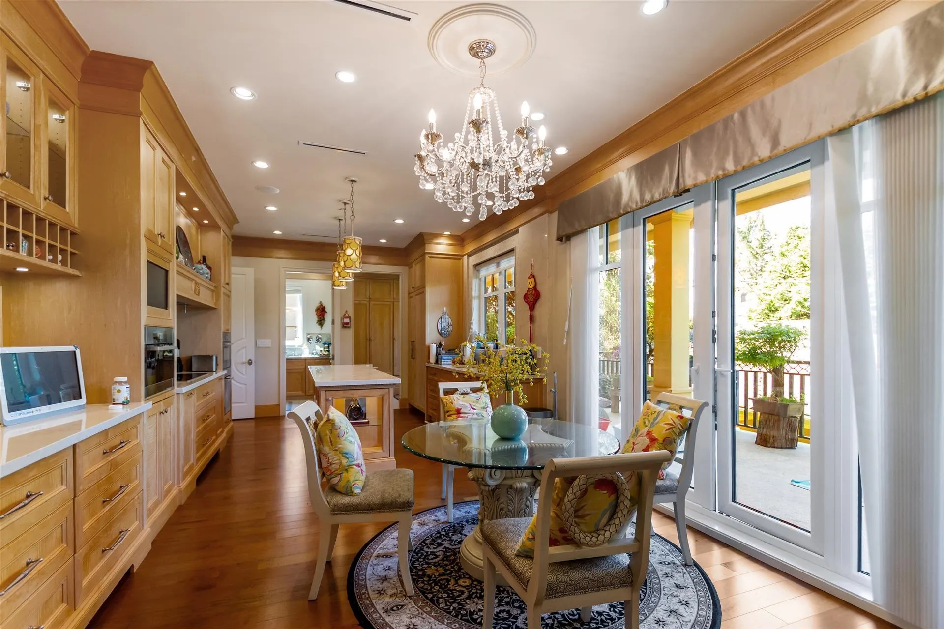 4239 Pine Crescent