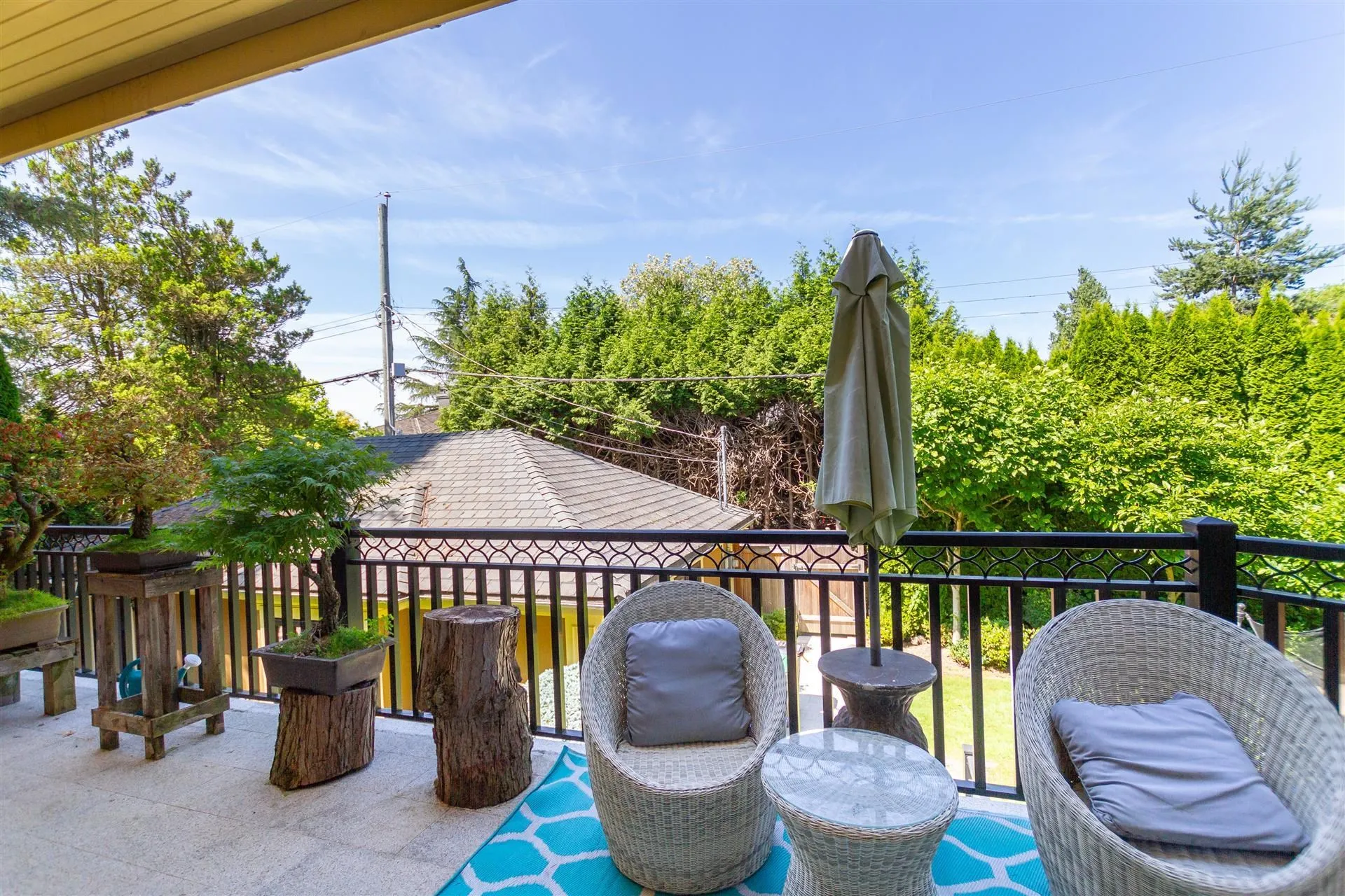 4239 Pine Crescent