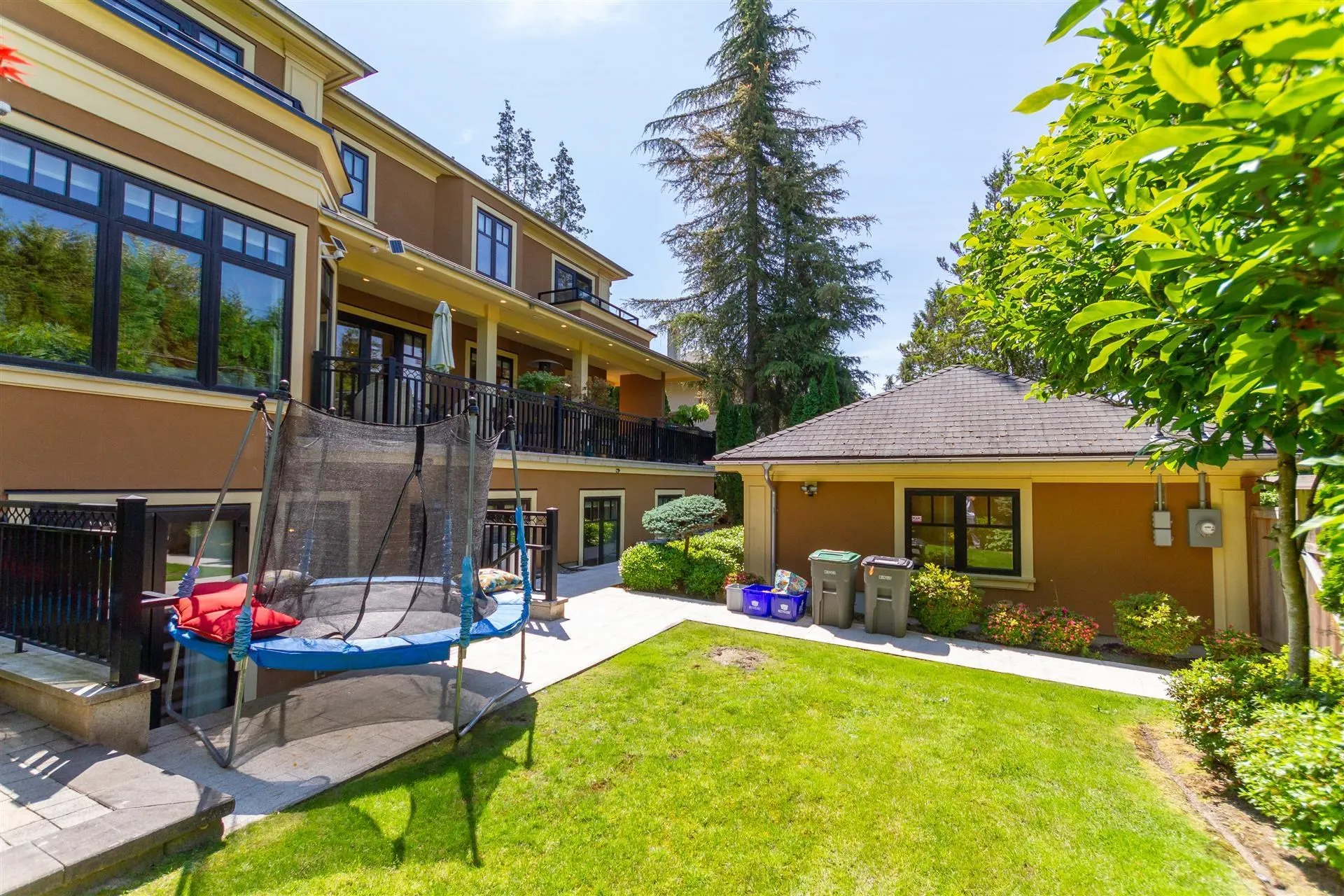 4239 Pine Crescent