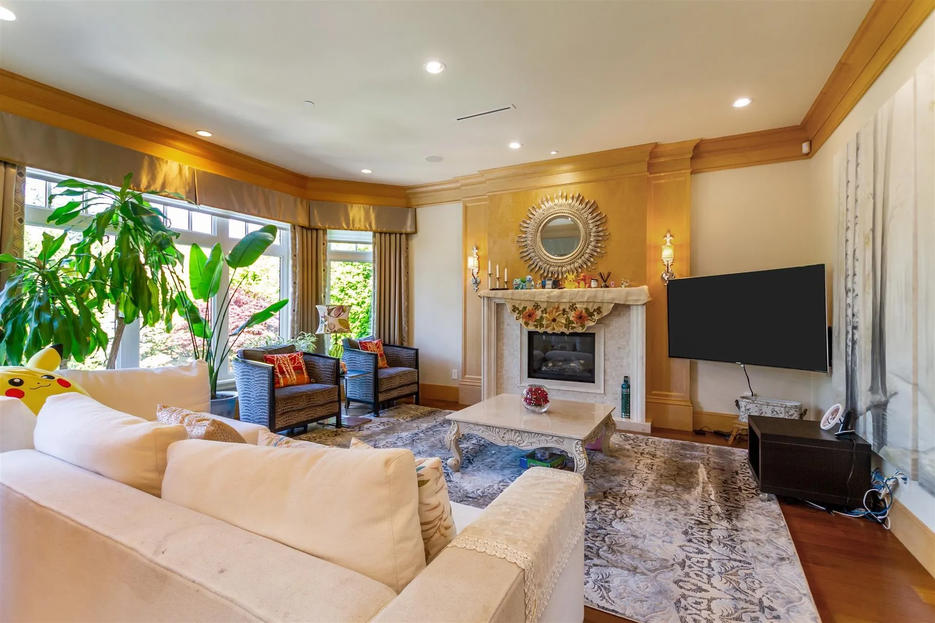 4239 Pine Crescent
