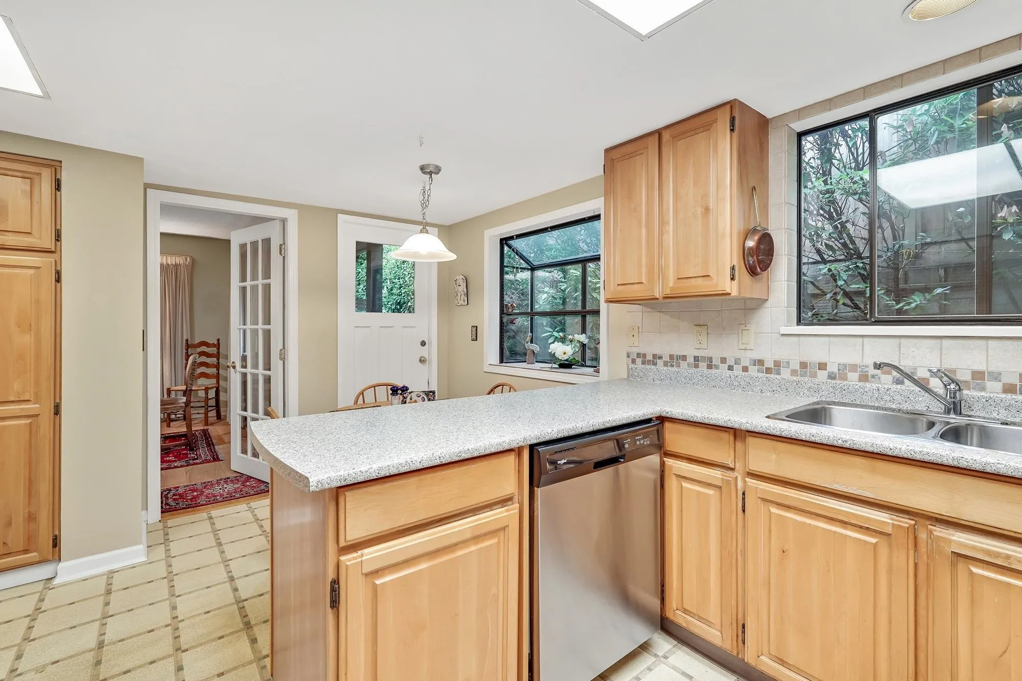 103 12749 16 Avenue