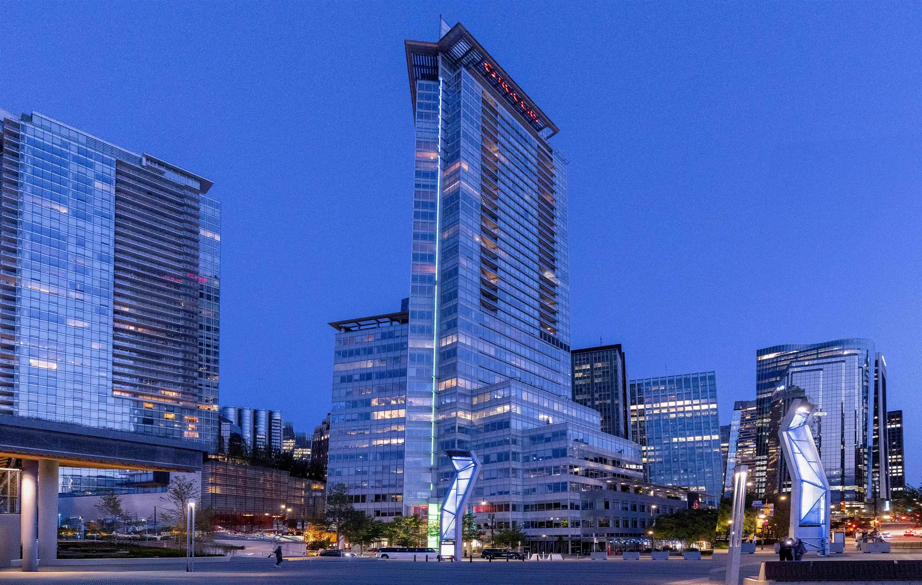 3405 1077 W Cordova Street