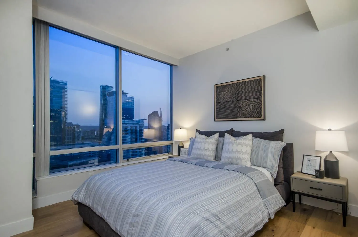 3405 1077 W Cordova Street