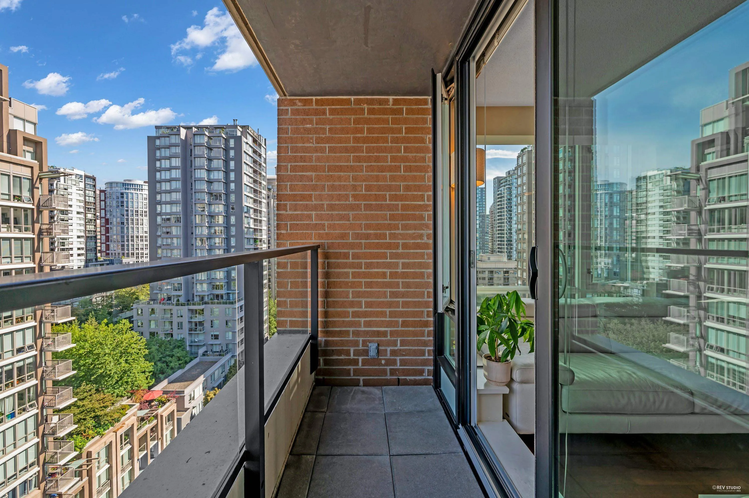 1506 1088 Richards Street