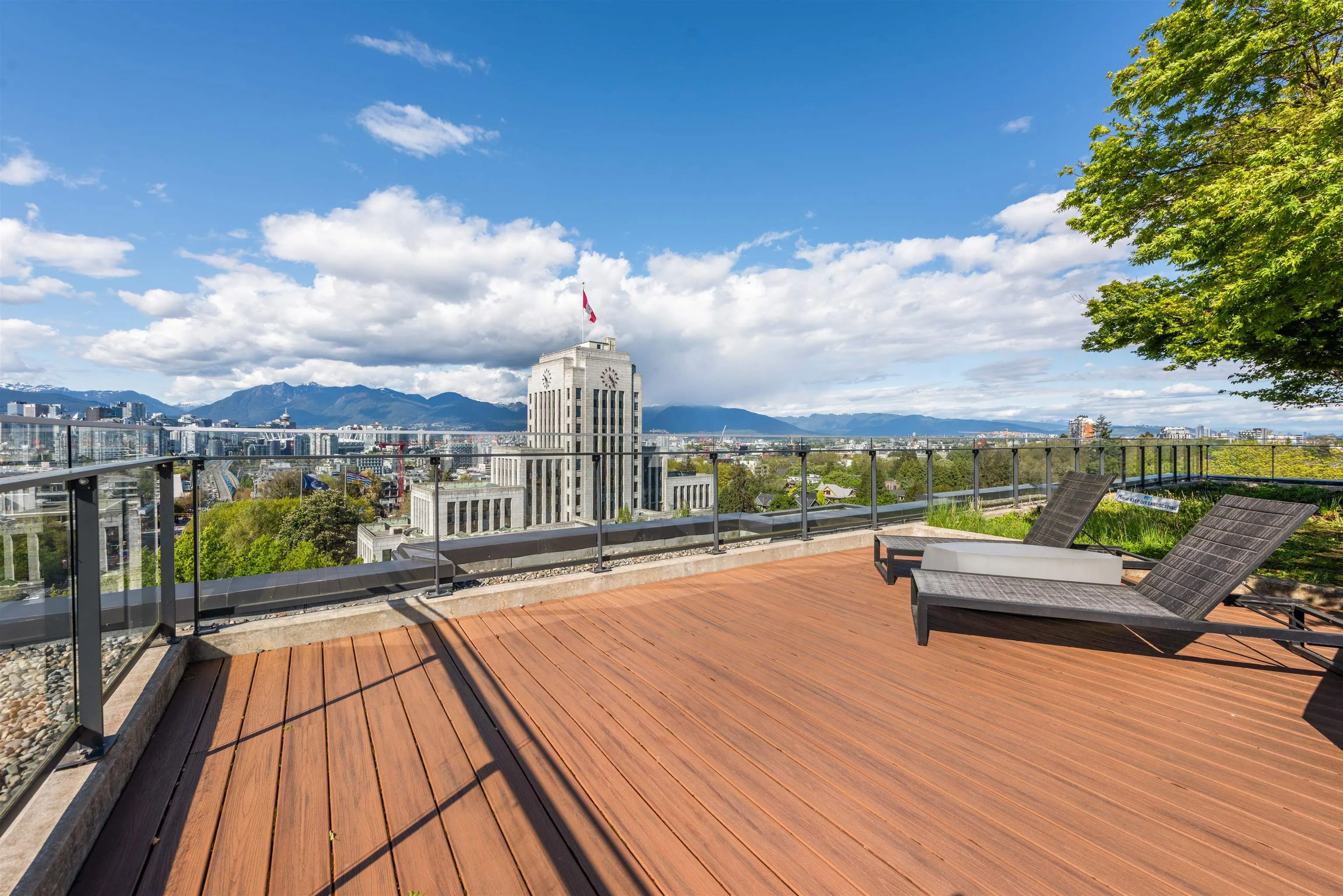 309 2888 Cambie Street