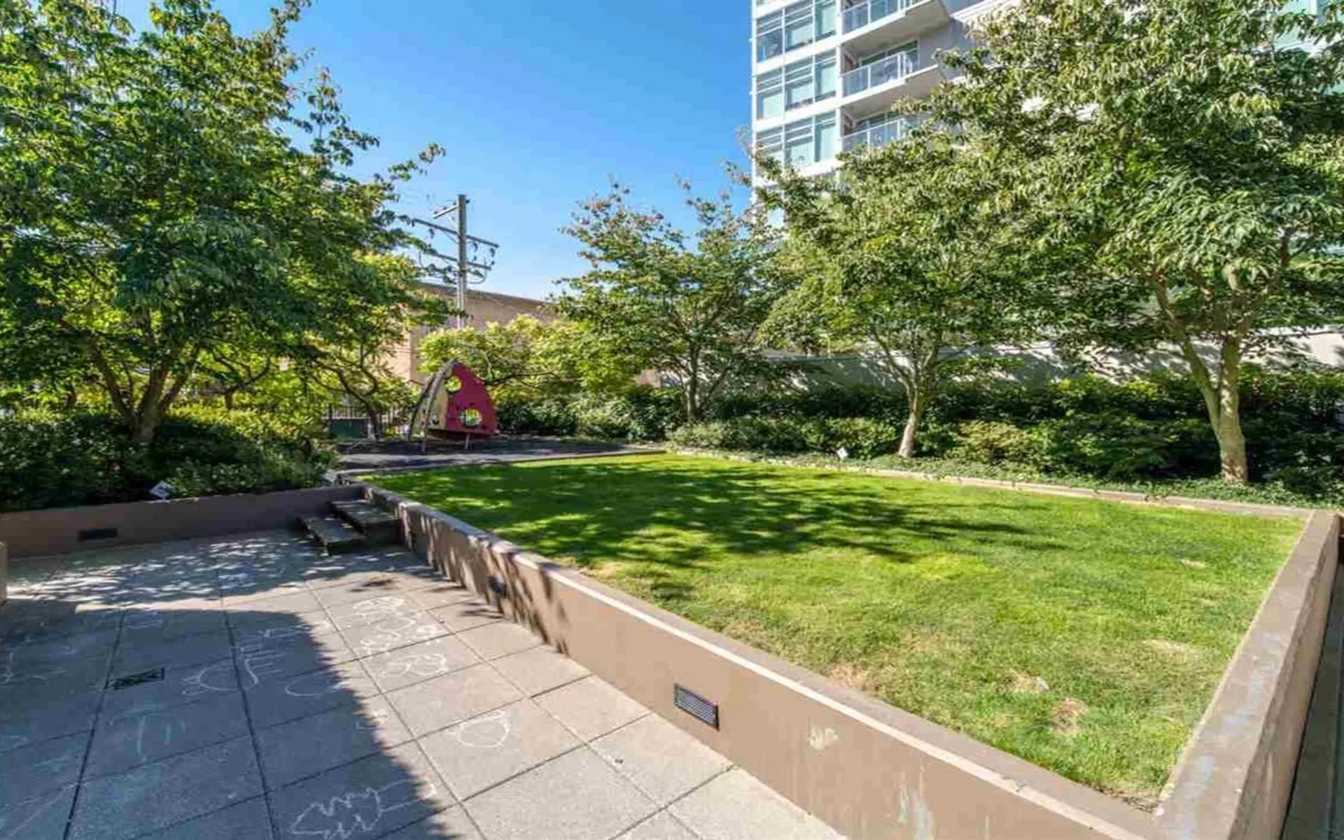 207 1068 W Broadwy