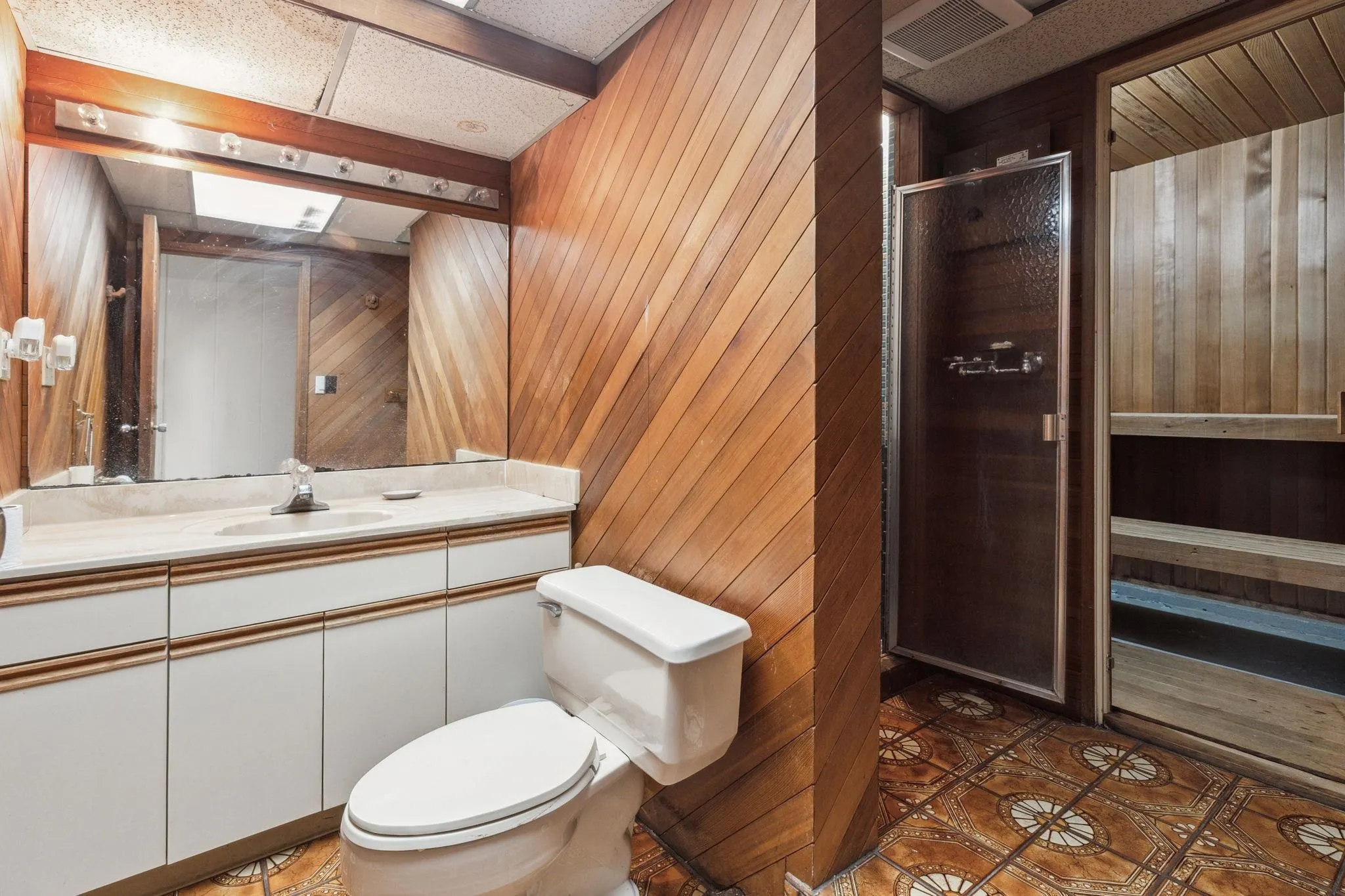 4523 King Edward Place