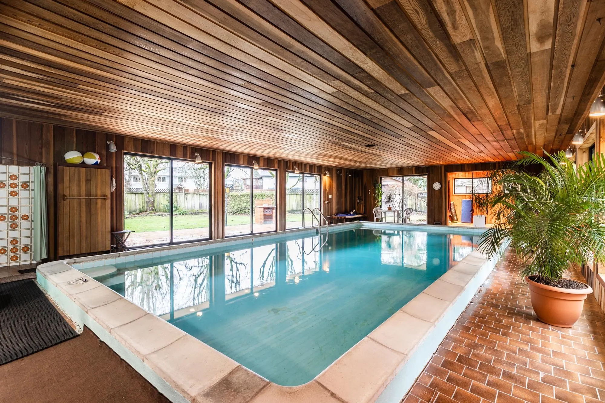 4523 King Edward Place