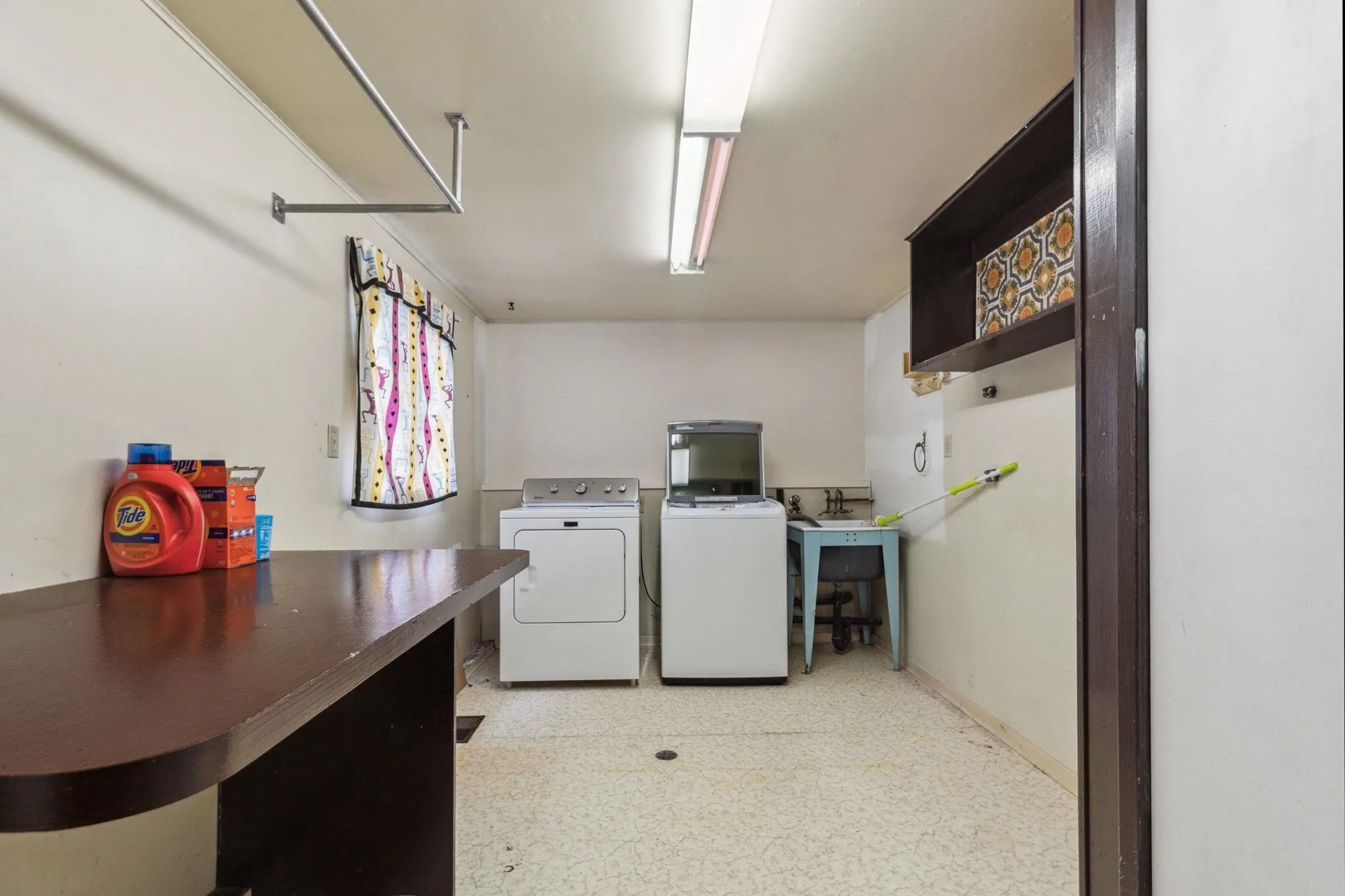 4523 King Edward Place