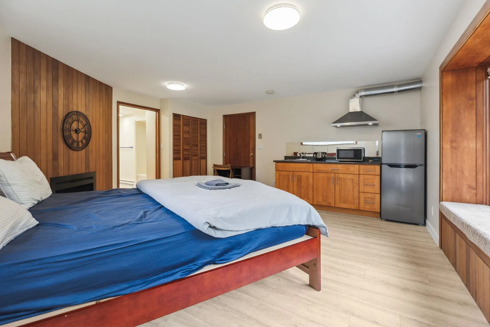4523 King Edward Place
