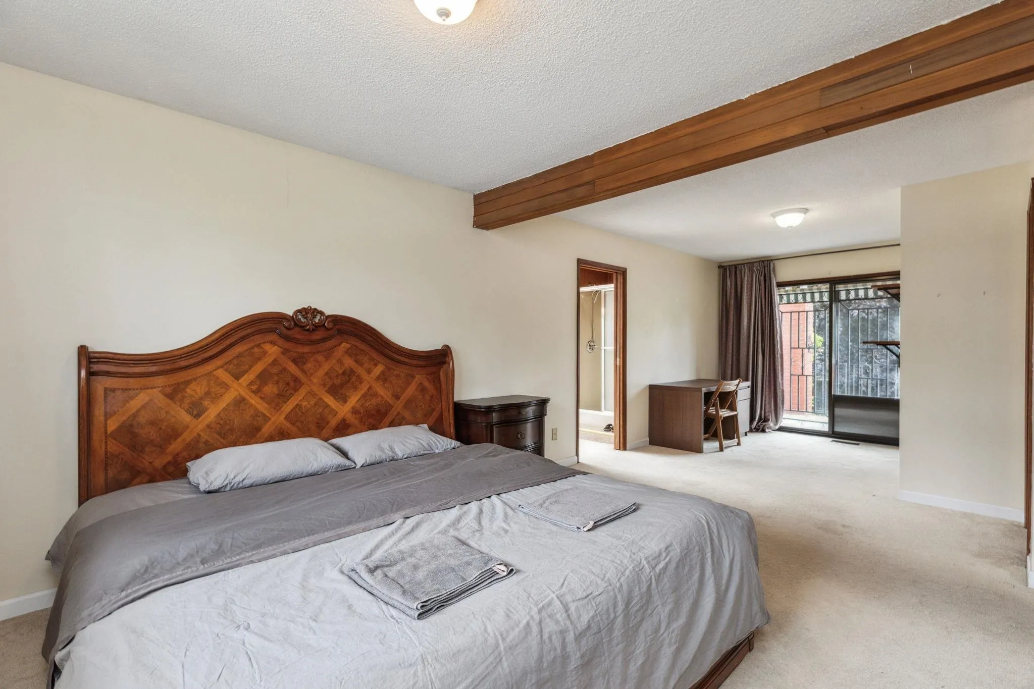 4523 King Edward Place