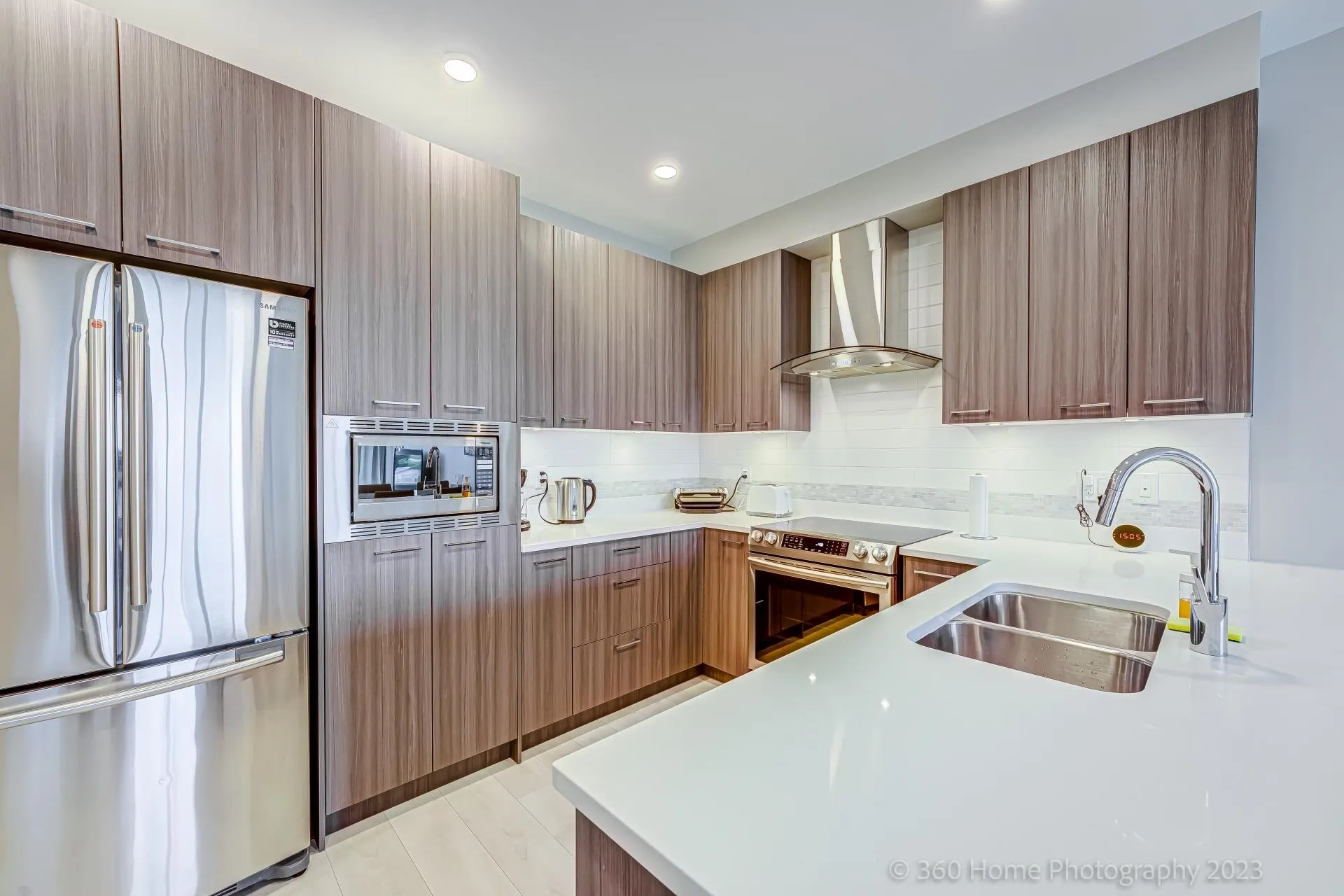 223 4690 Hawk Lane