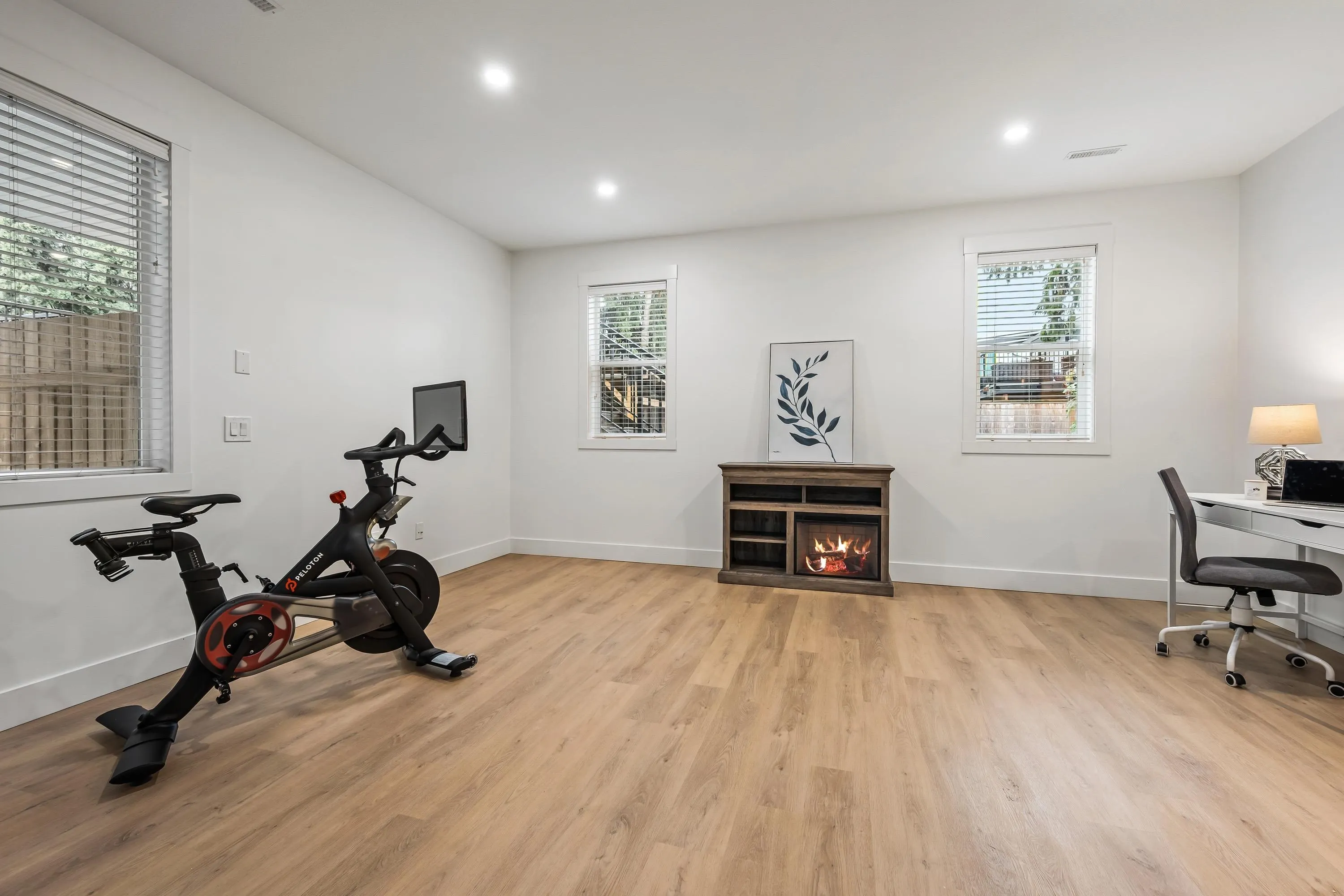 6389 Reid Road