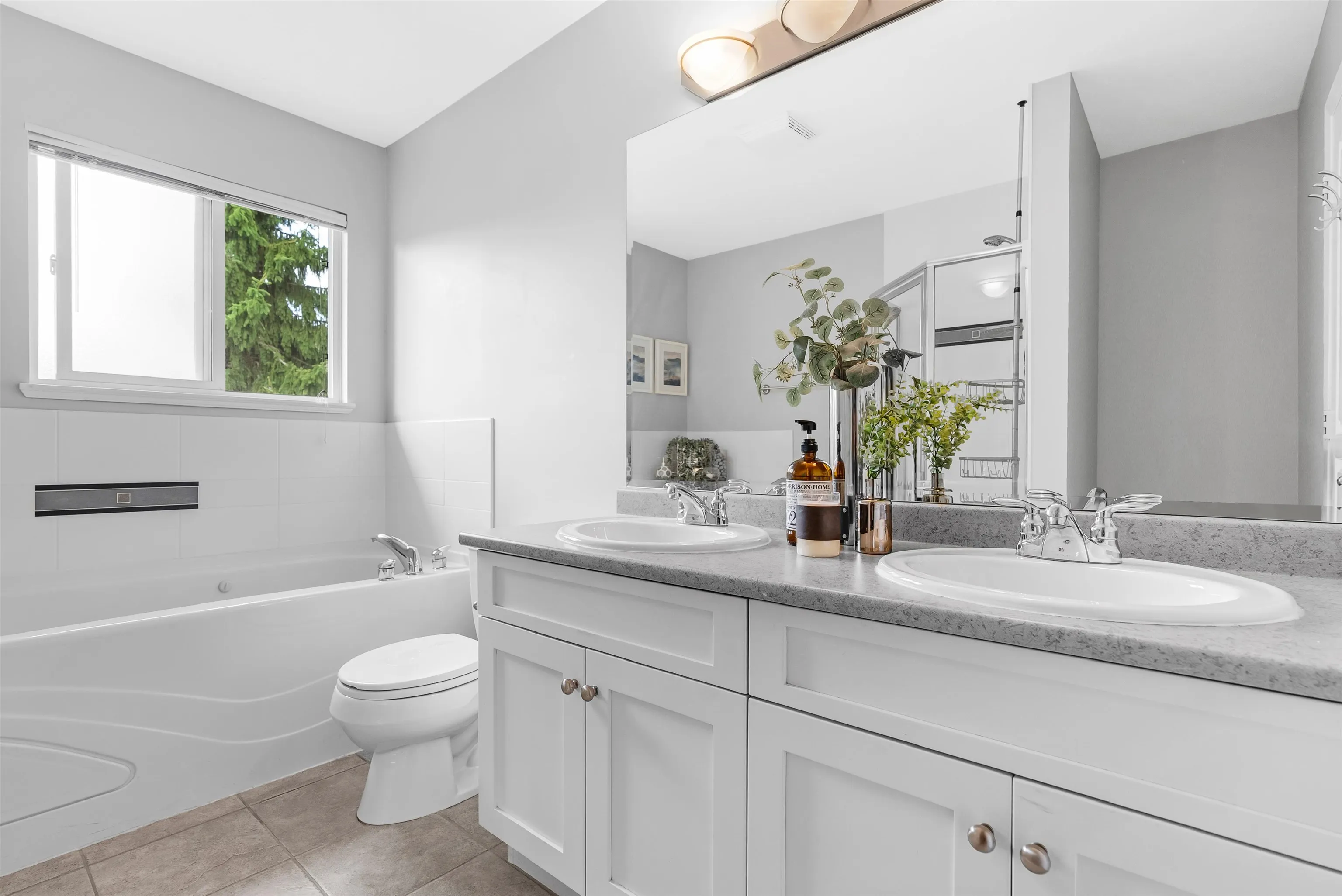 5 3363 Rosemary Heights Crescent