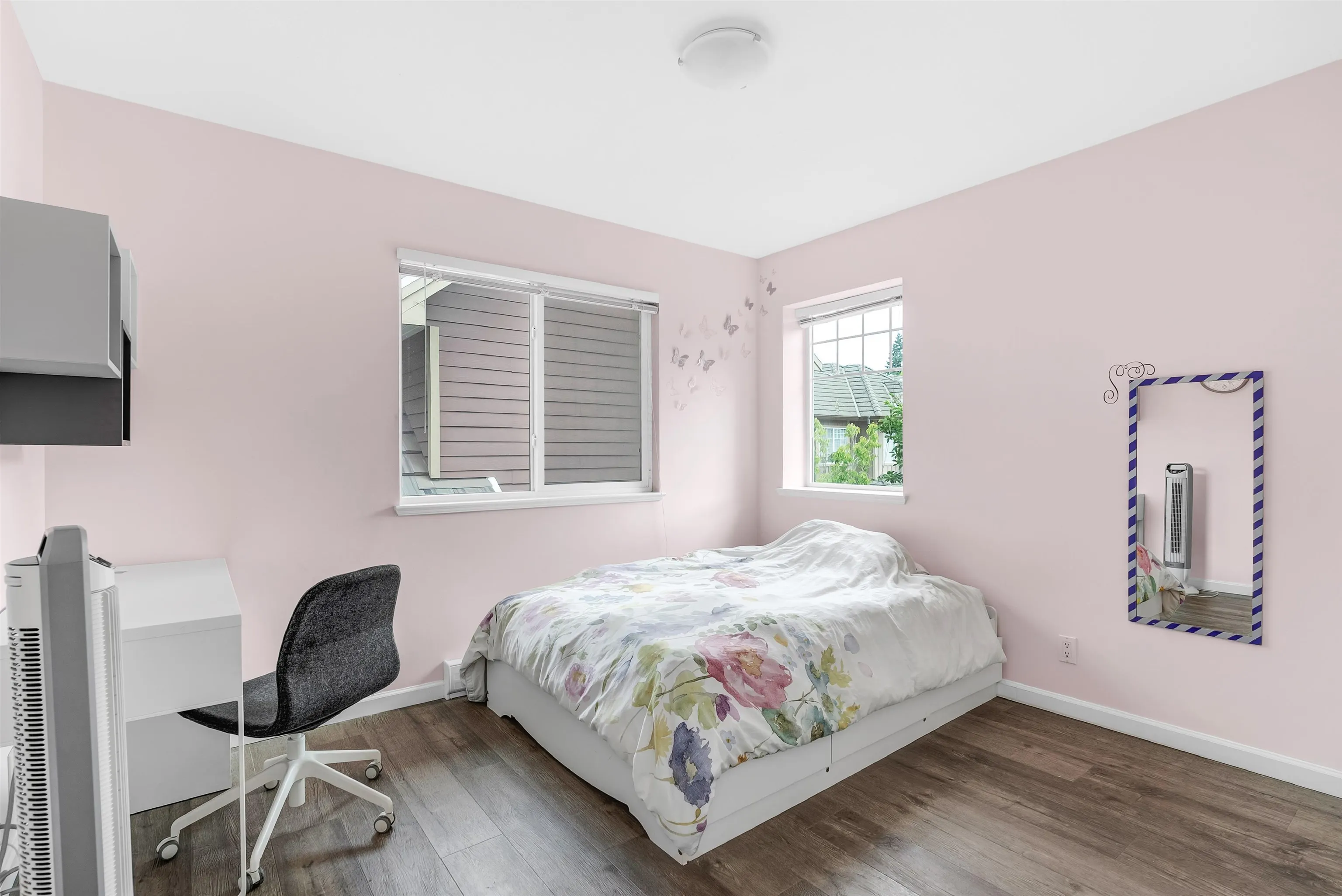 5 3363 Rosemary Heights Crescent
