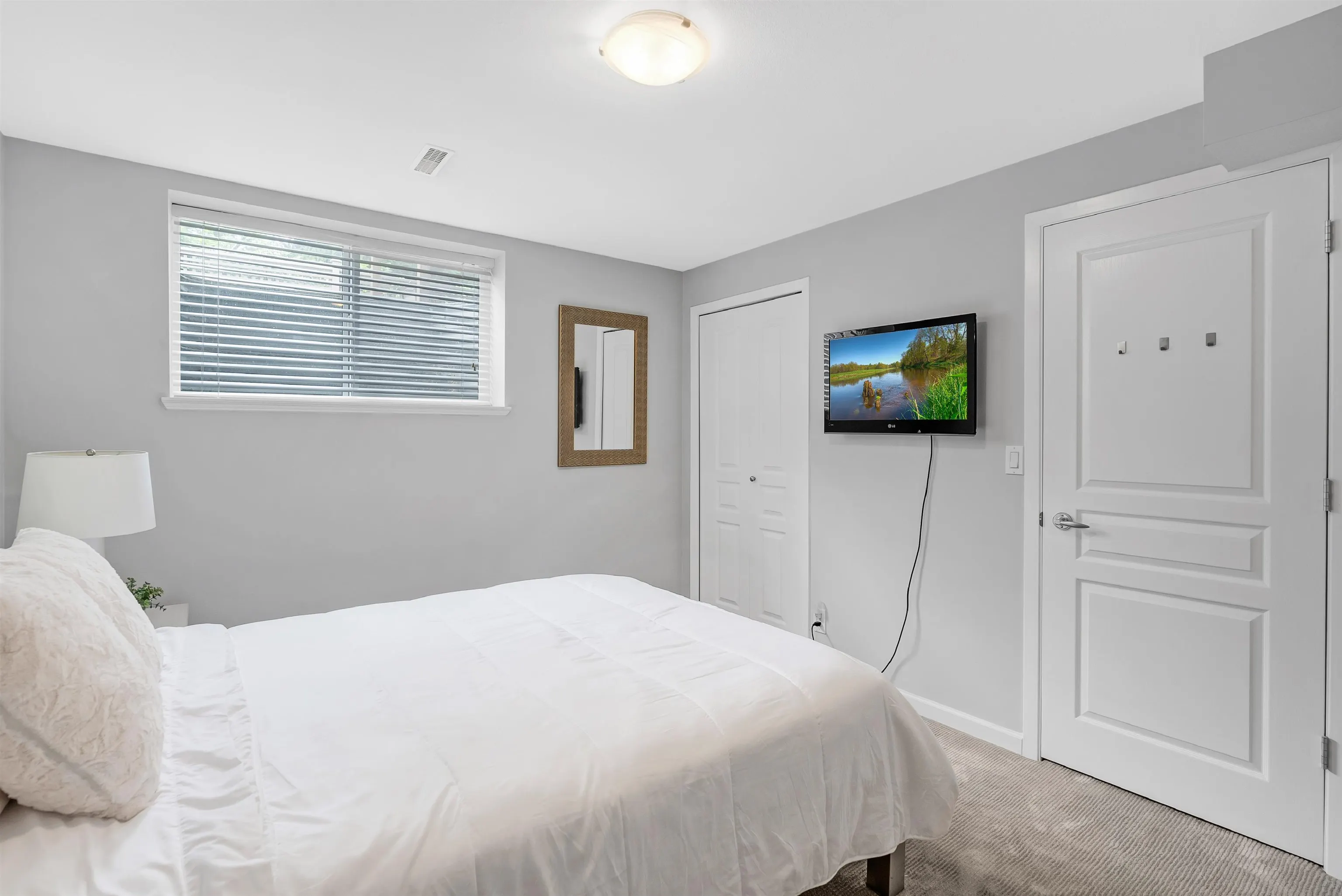 5 3363 Rosemary Heights Crescent