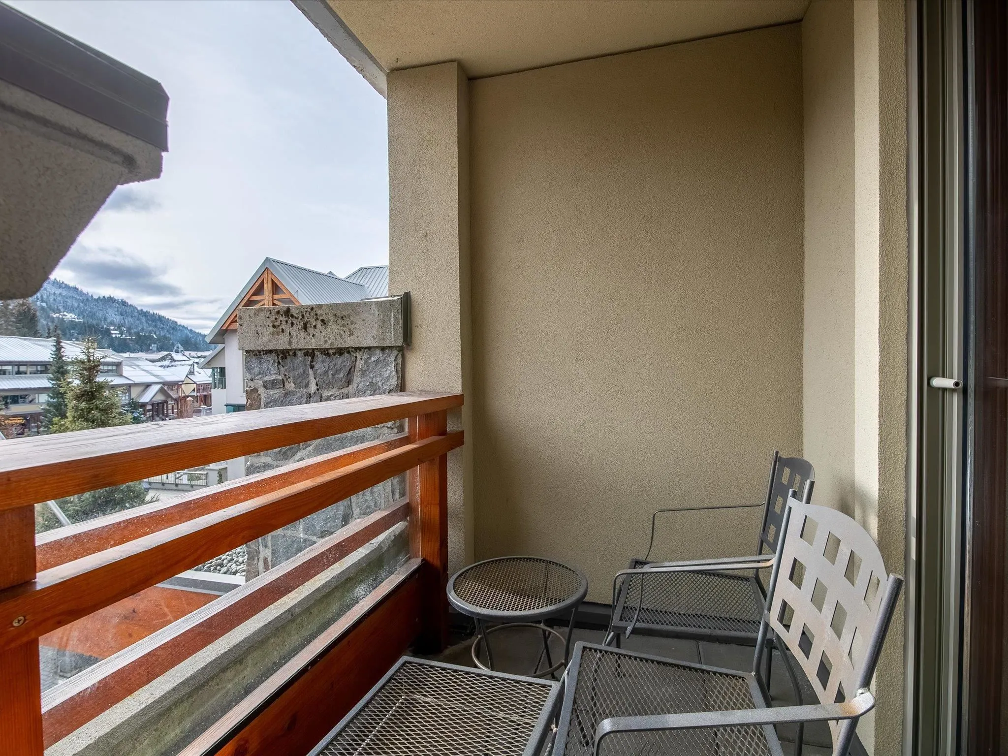 4417 4299 Blackcomb Way
