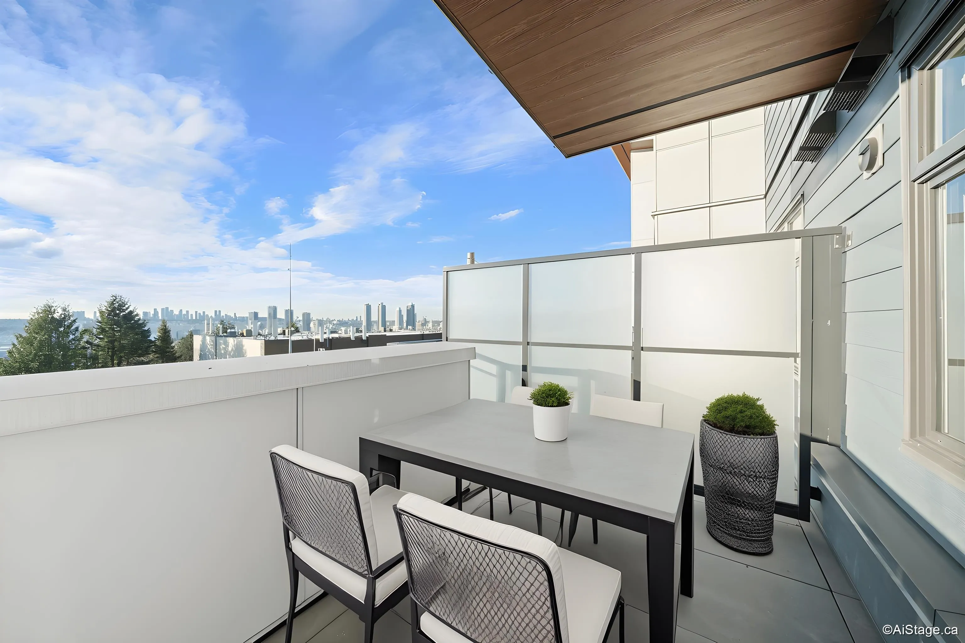 303 5535 Hastings Street