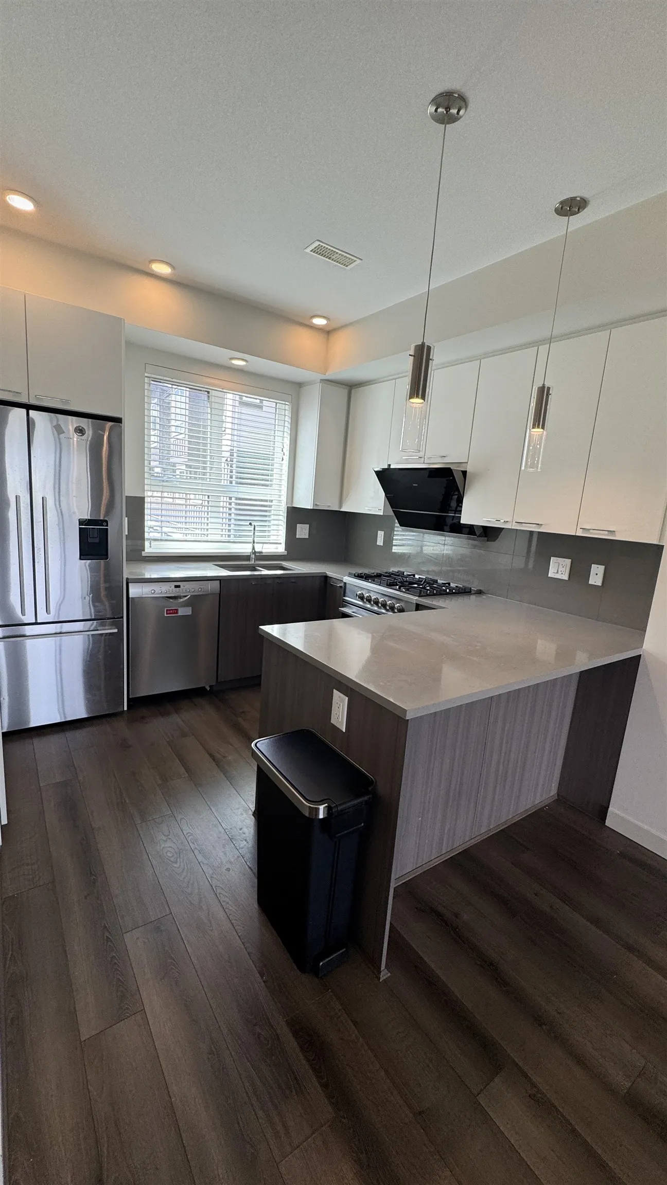 XX 10311 River Drive