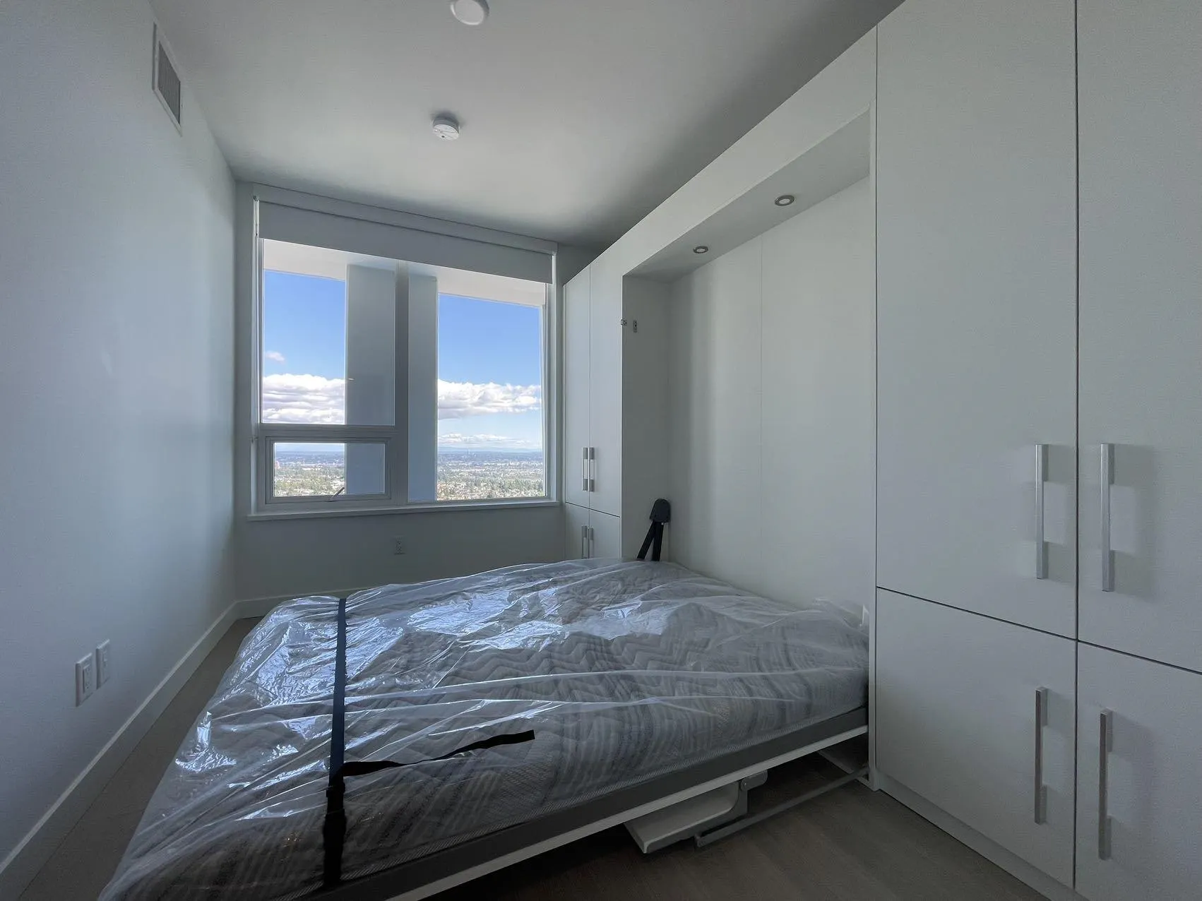 350x 6537 Telford Avenue
