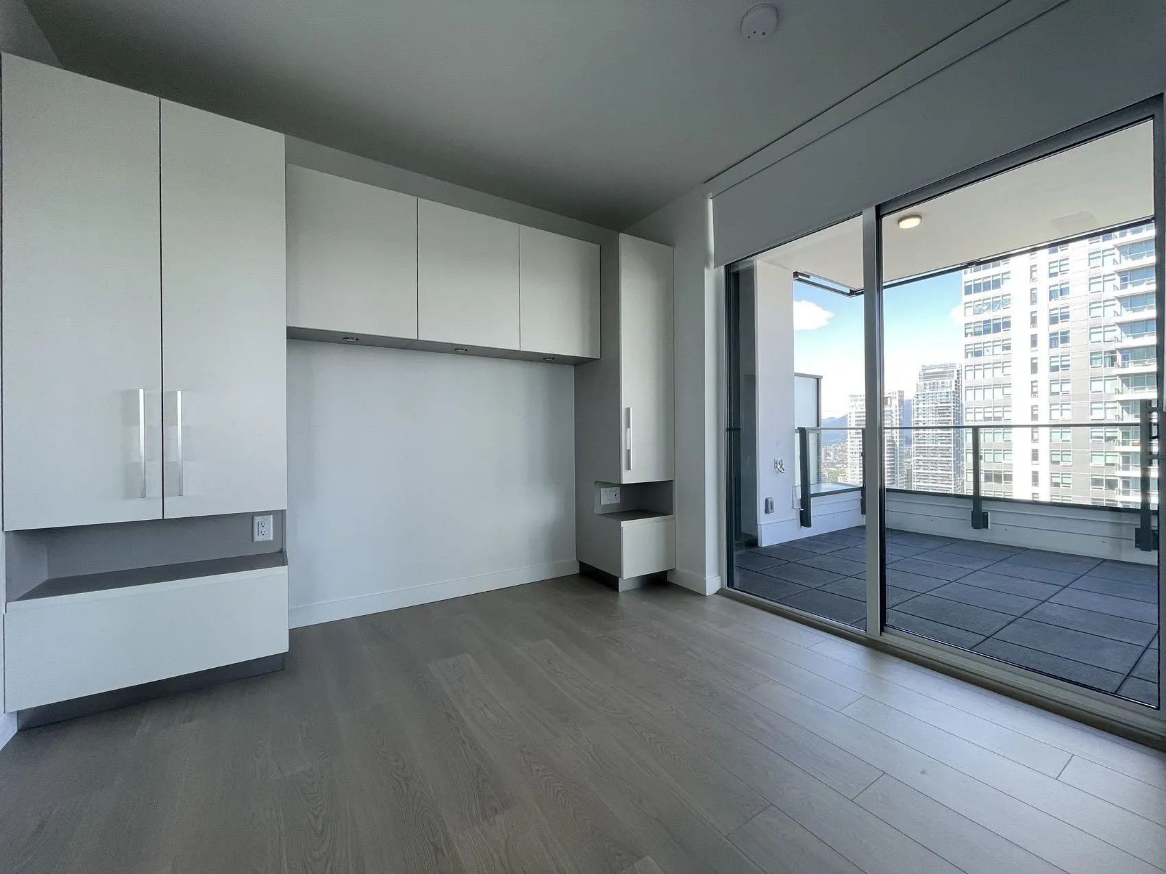 350x 6537 Telford Avenue