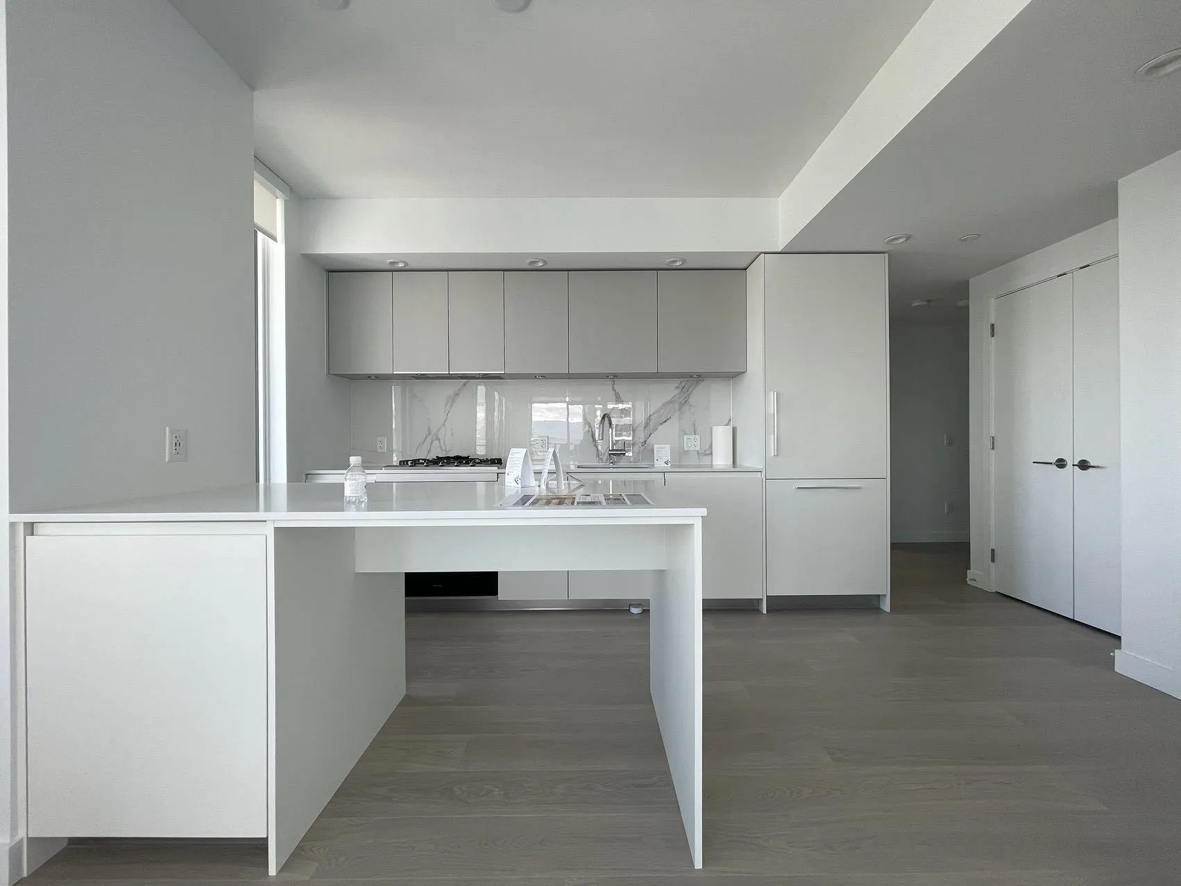 350x 6537 Telford Avenue