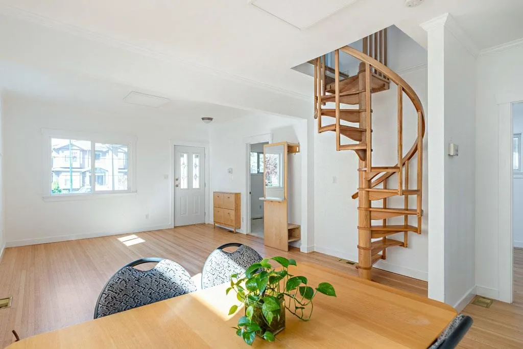 Main 340 E 56th Avenue
