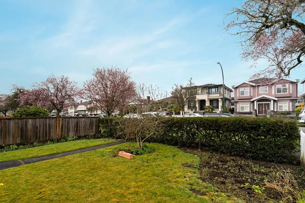 Main 340 E 56th Avenue