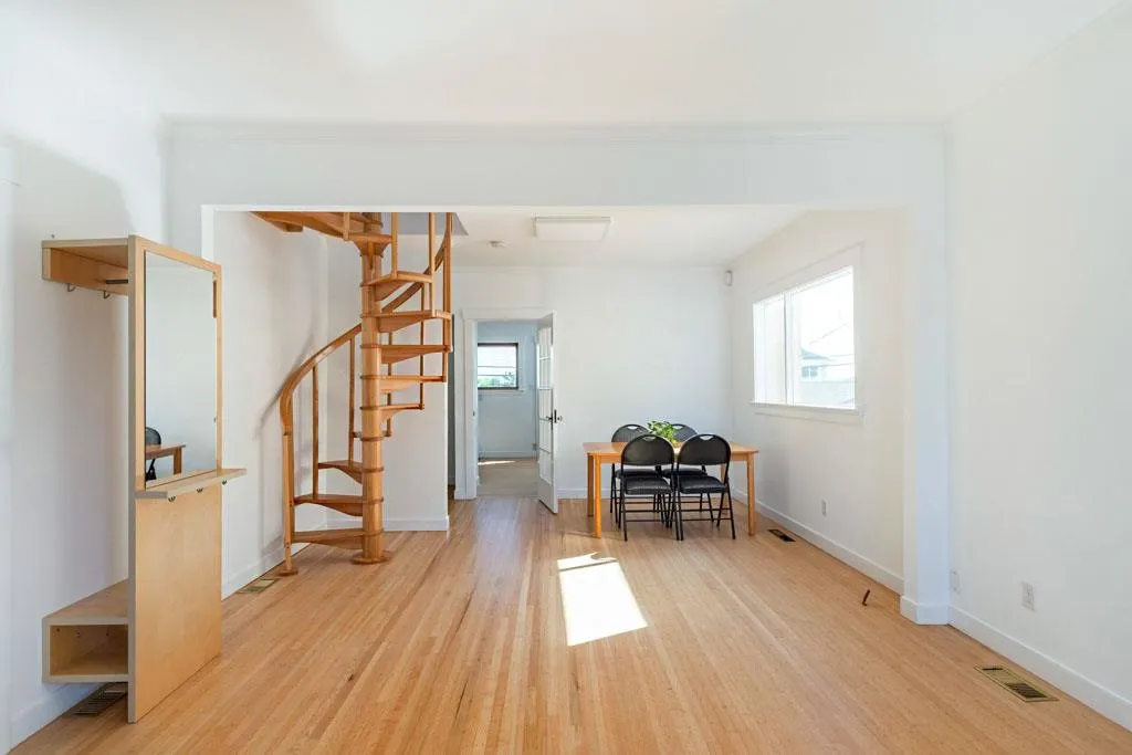 Main 340 E 56th Avenue