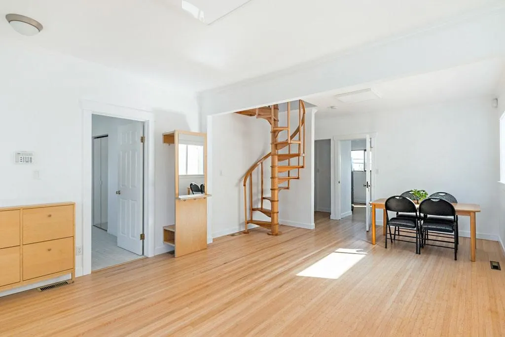 Main 340 E 56th Avenue