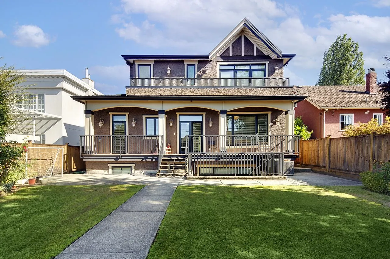 2168 W 16th Avenue