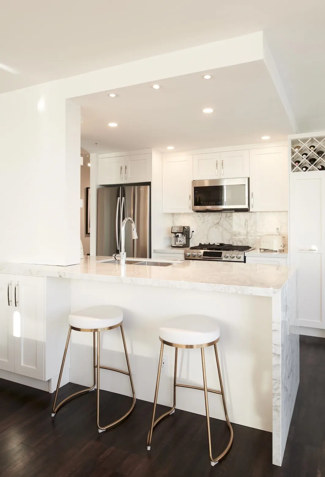 1077 Marinaside Crescent