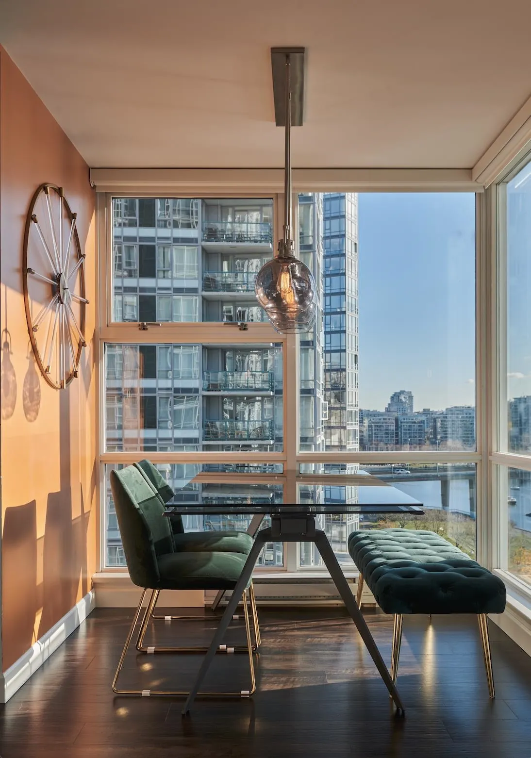 1077 Marinaside Crescent