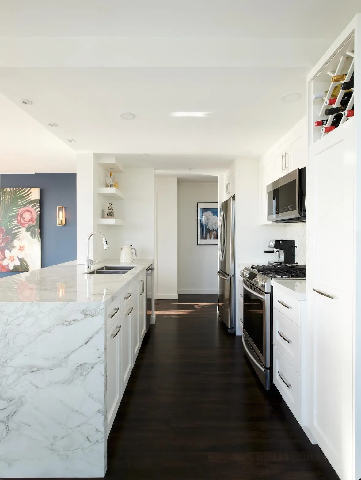1077 Marinaside Crescent