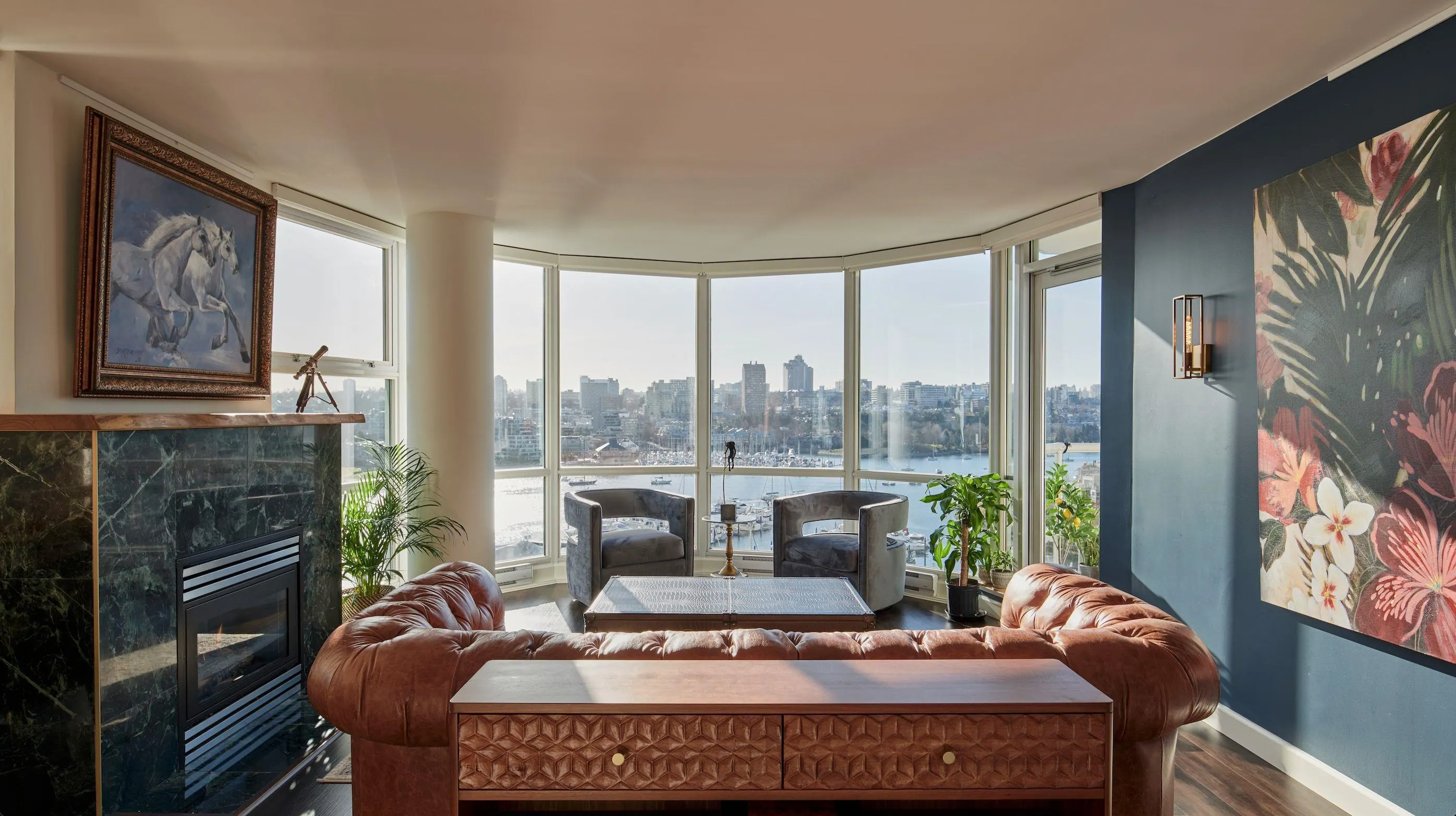 1077 Marinaside Crescent