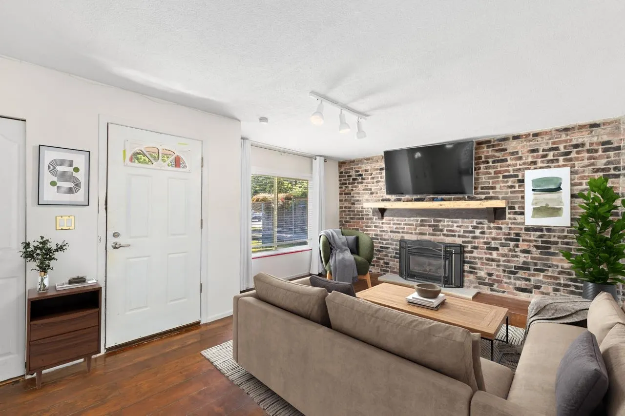 986 Porter Street