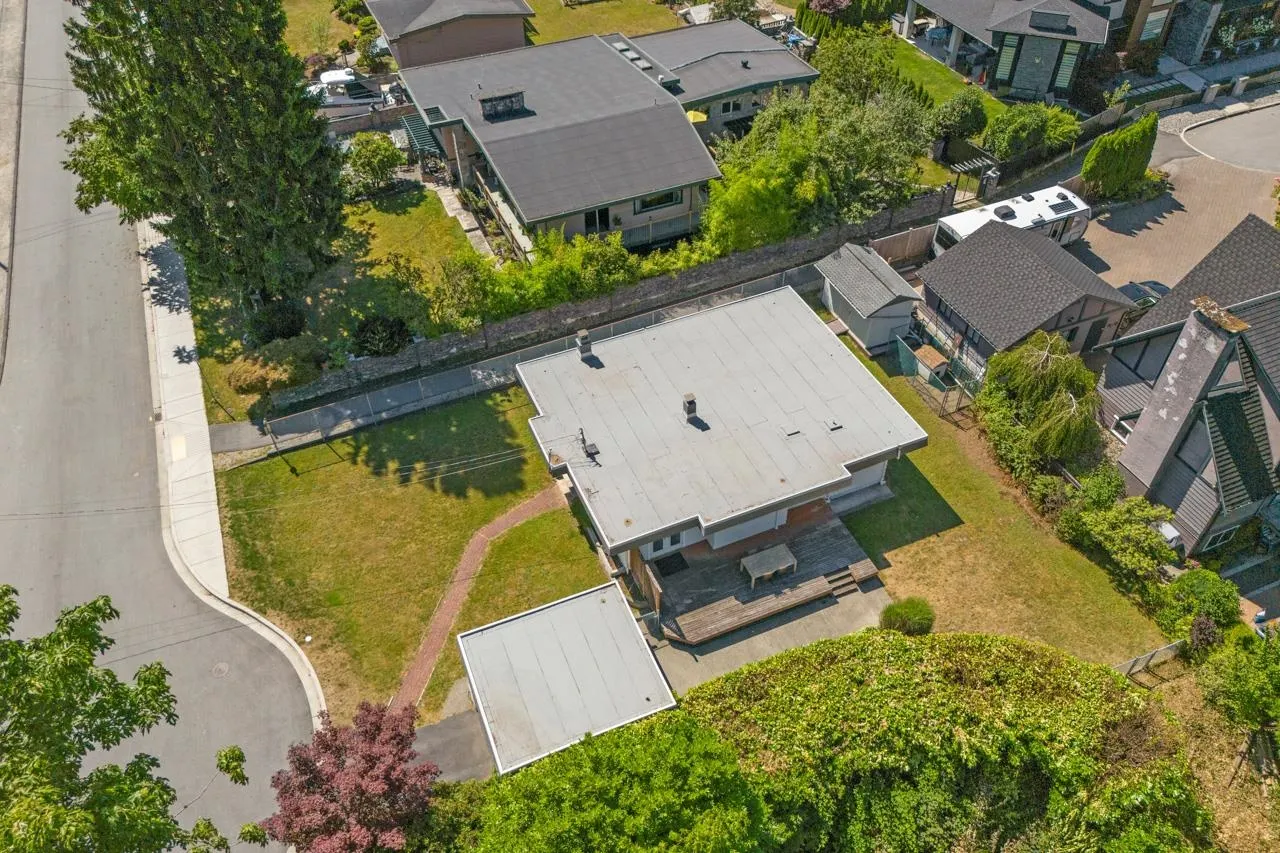 986 Porter Street