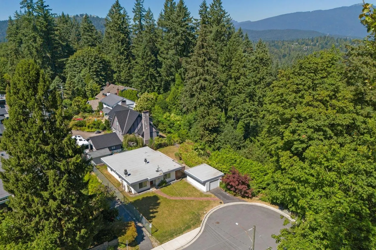986 Porter Street
