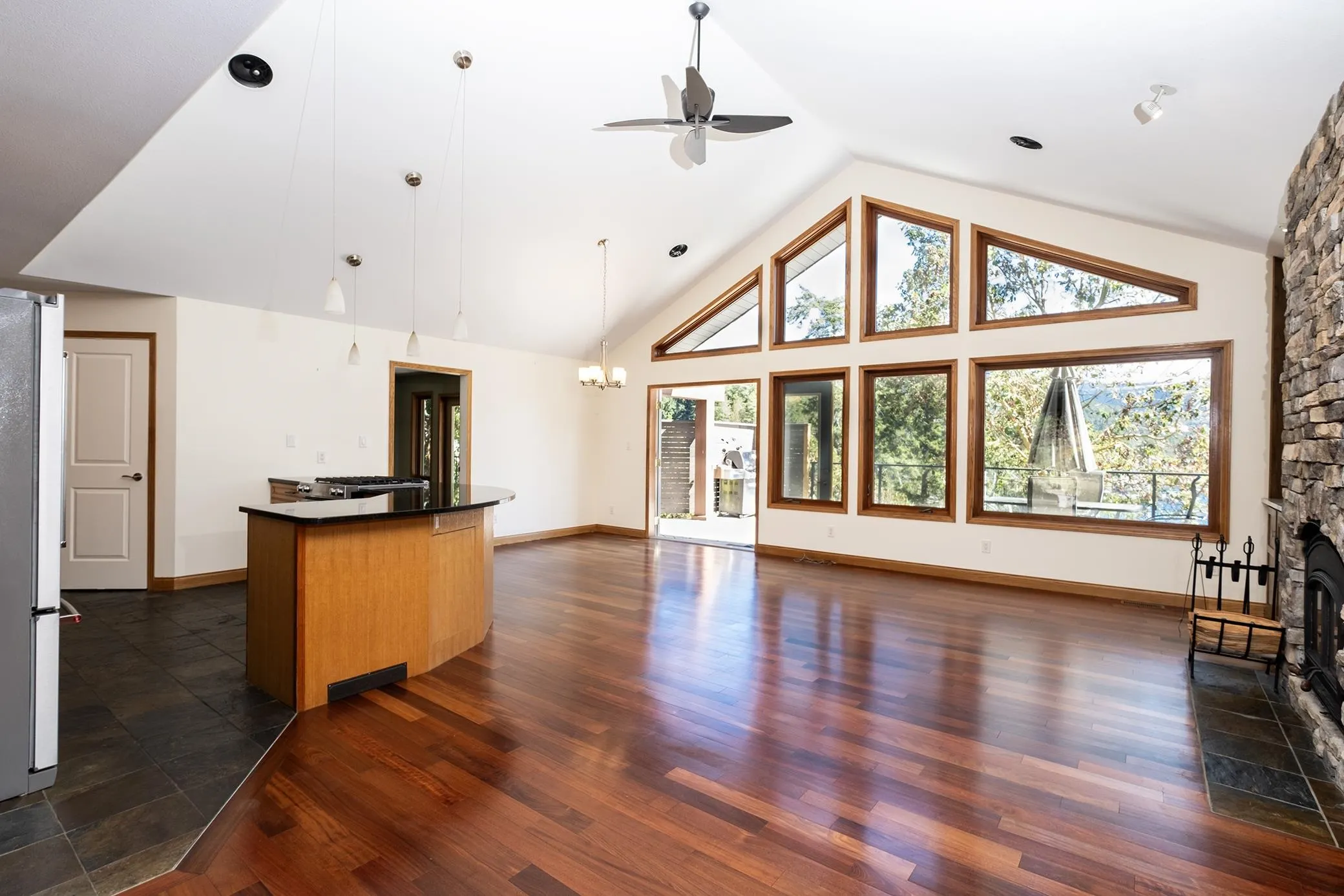 22 4622 Sinclair Bay Road