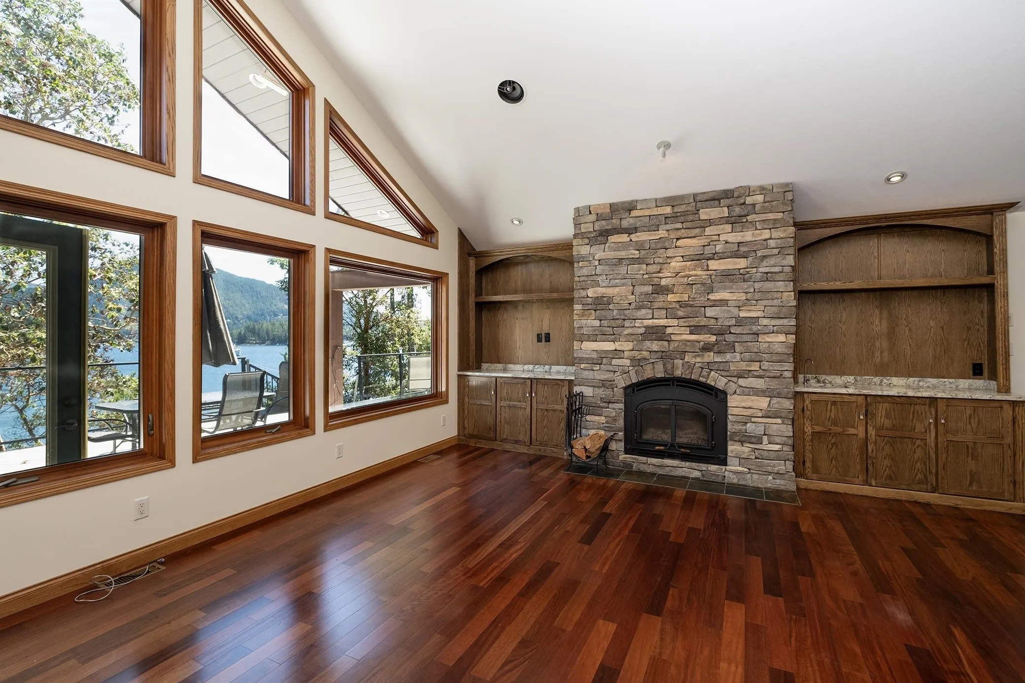 22 4622 Sinclair Bay Road