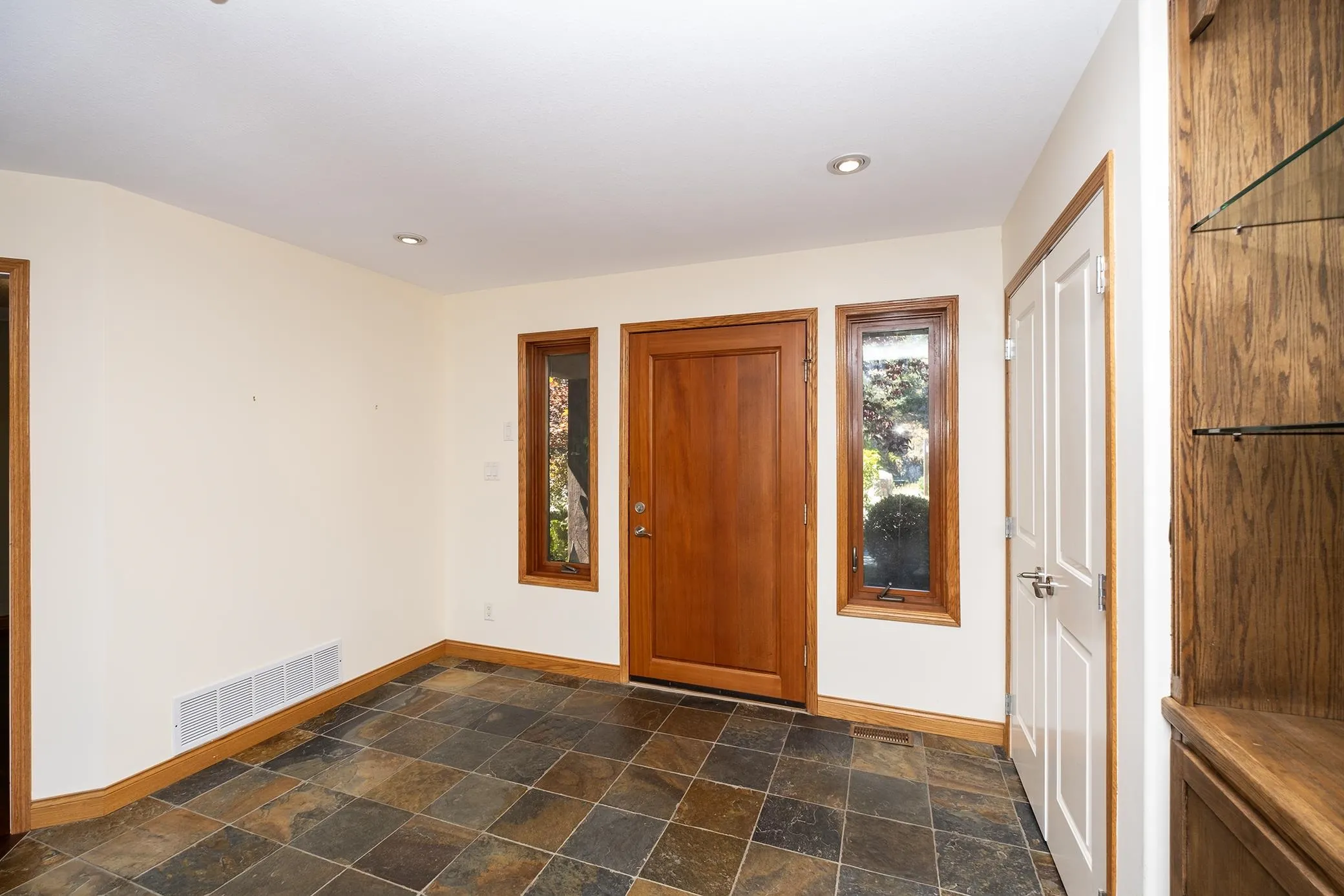 22 4622 Sinclair Bay Road