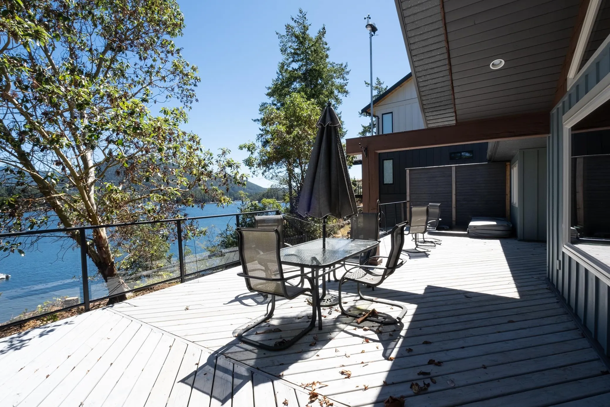 22 4622 Sinclair Bay Road