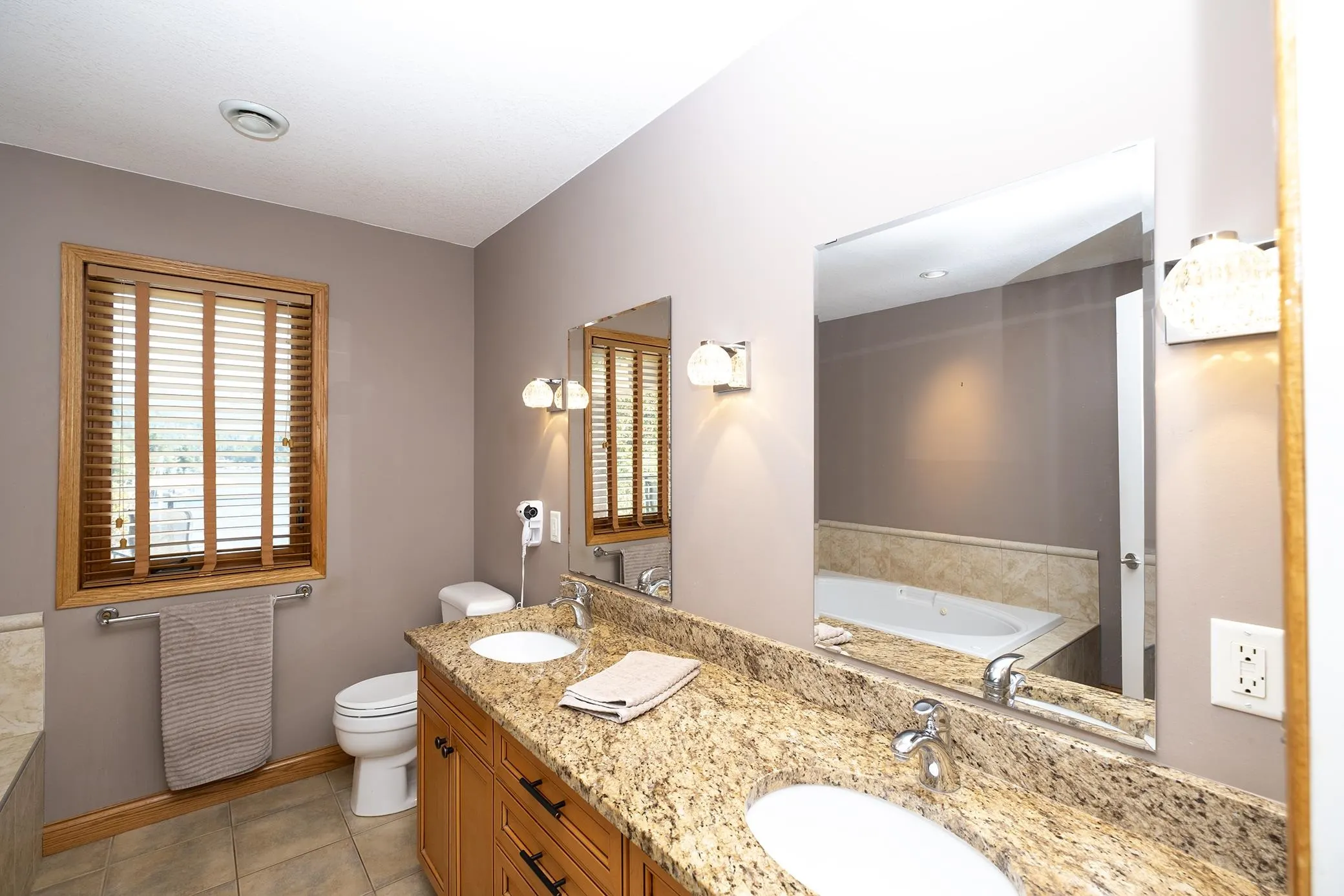 22 4622 Sinclair Bay Road